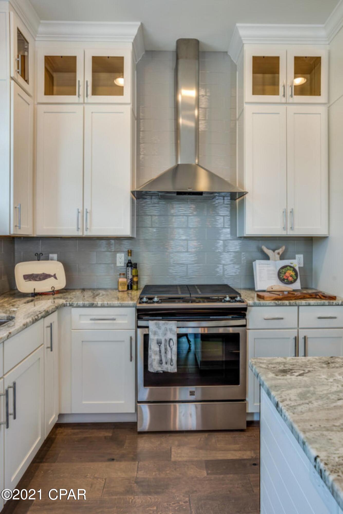 Lagoon Manor - Residential