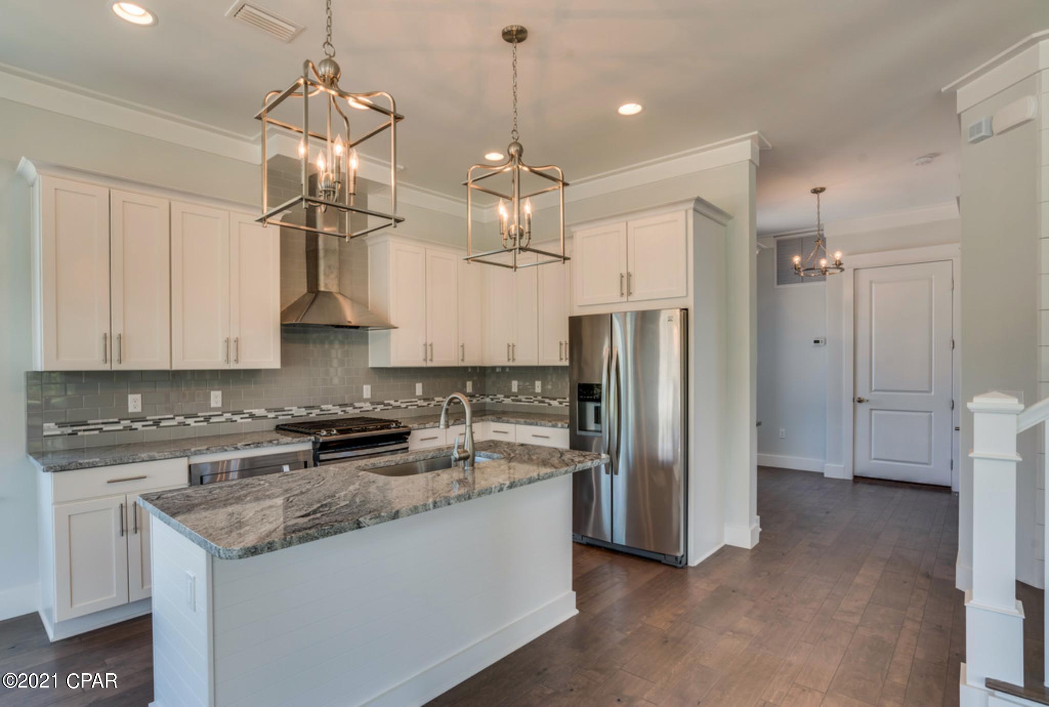 Lagoon Manor - Residential