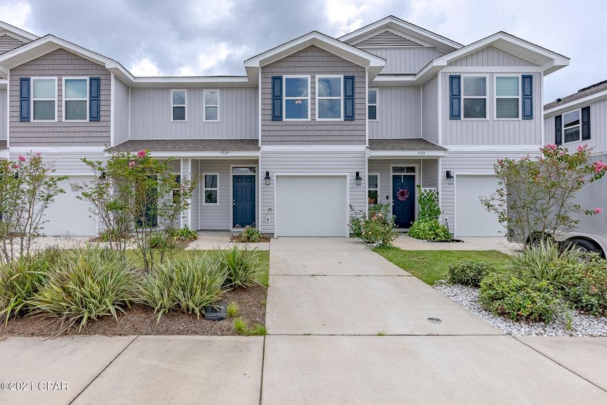 CURRENTLY UNDER CONTRACT, SELLER ACCEPTING BACKUP OFFER. This 3 bedroom 2.5 bath is very spacious, open floorplan townhome. Includes birch cabinetry, laminate countertops, and lots of windows. The community does offer an amazing pool and the HOA does allow homeowners to enjoy homeownership almost maintenance free.  Community provides a beautiful pool with shopping and restaurants near by.