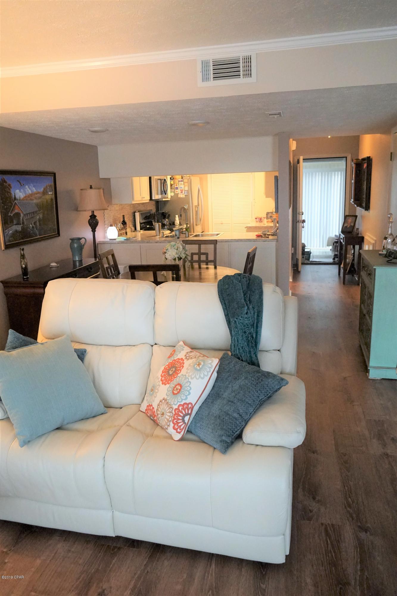 Bay Park Manor - Residential