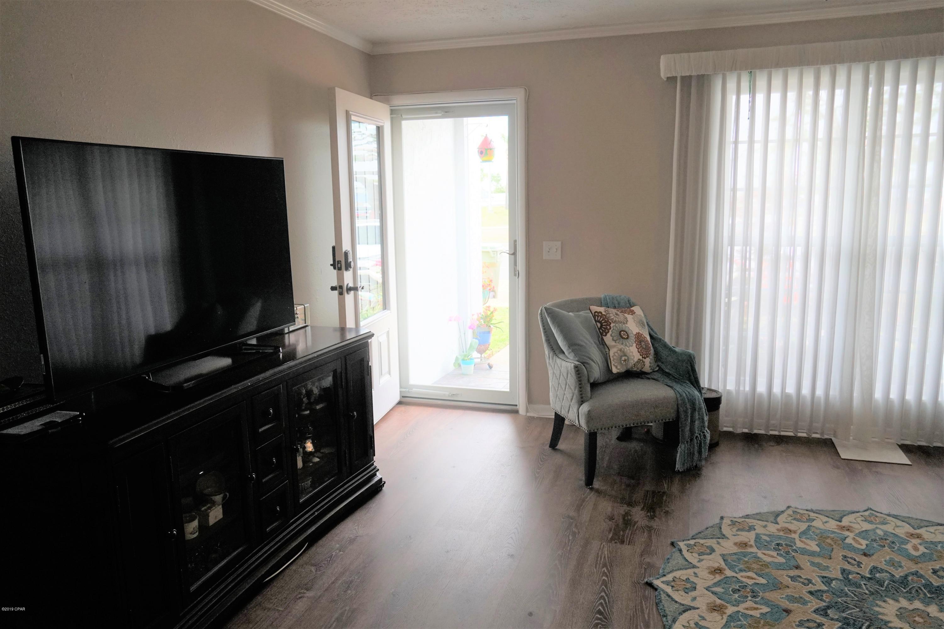 Bay Park Manor - Residential