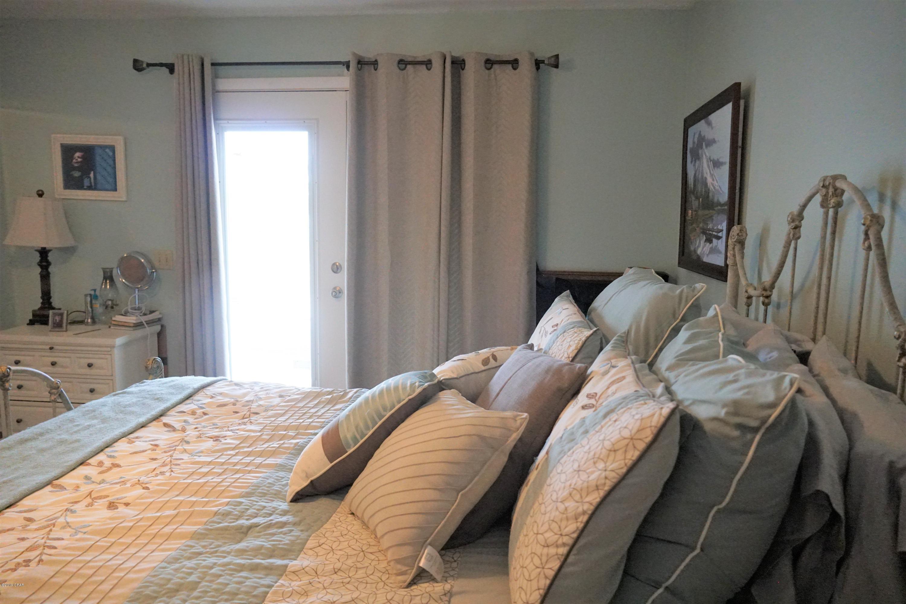 Bay Park Manor - Residential