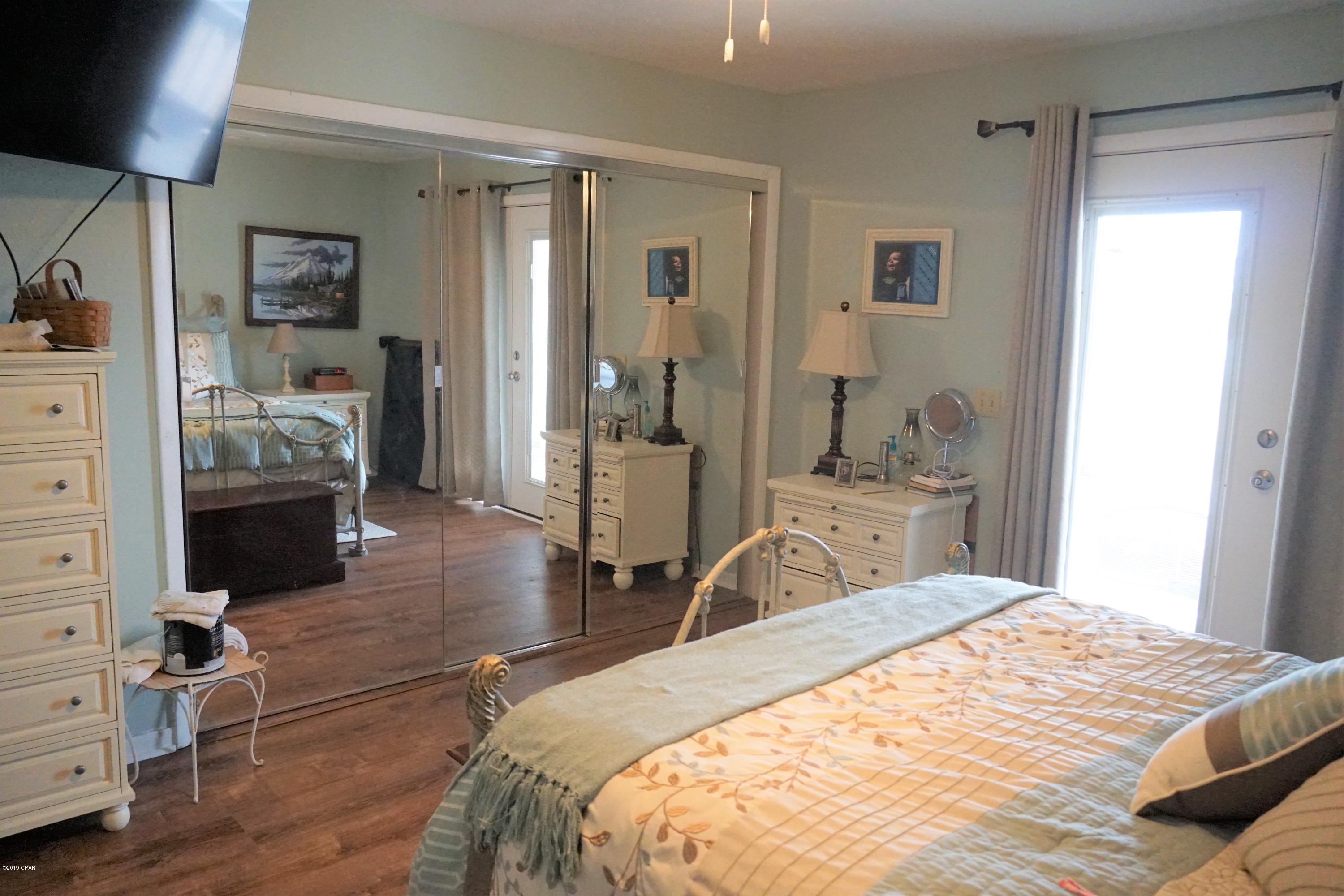 Bay Park Manor - Residential