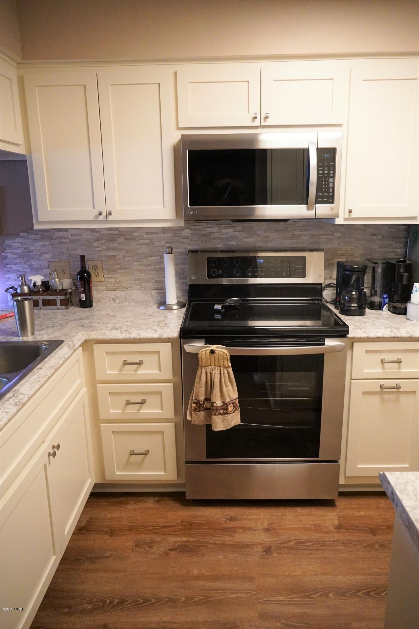 Bay Park Manor - Residential