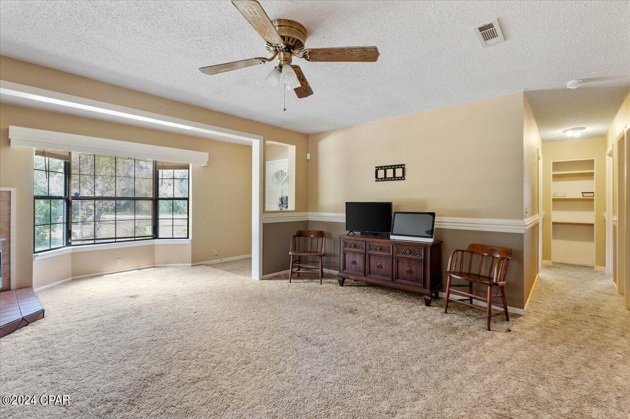 Compass Lake In The Hills - Residential