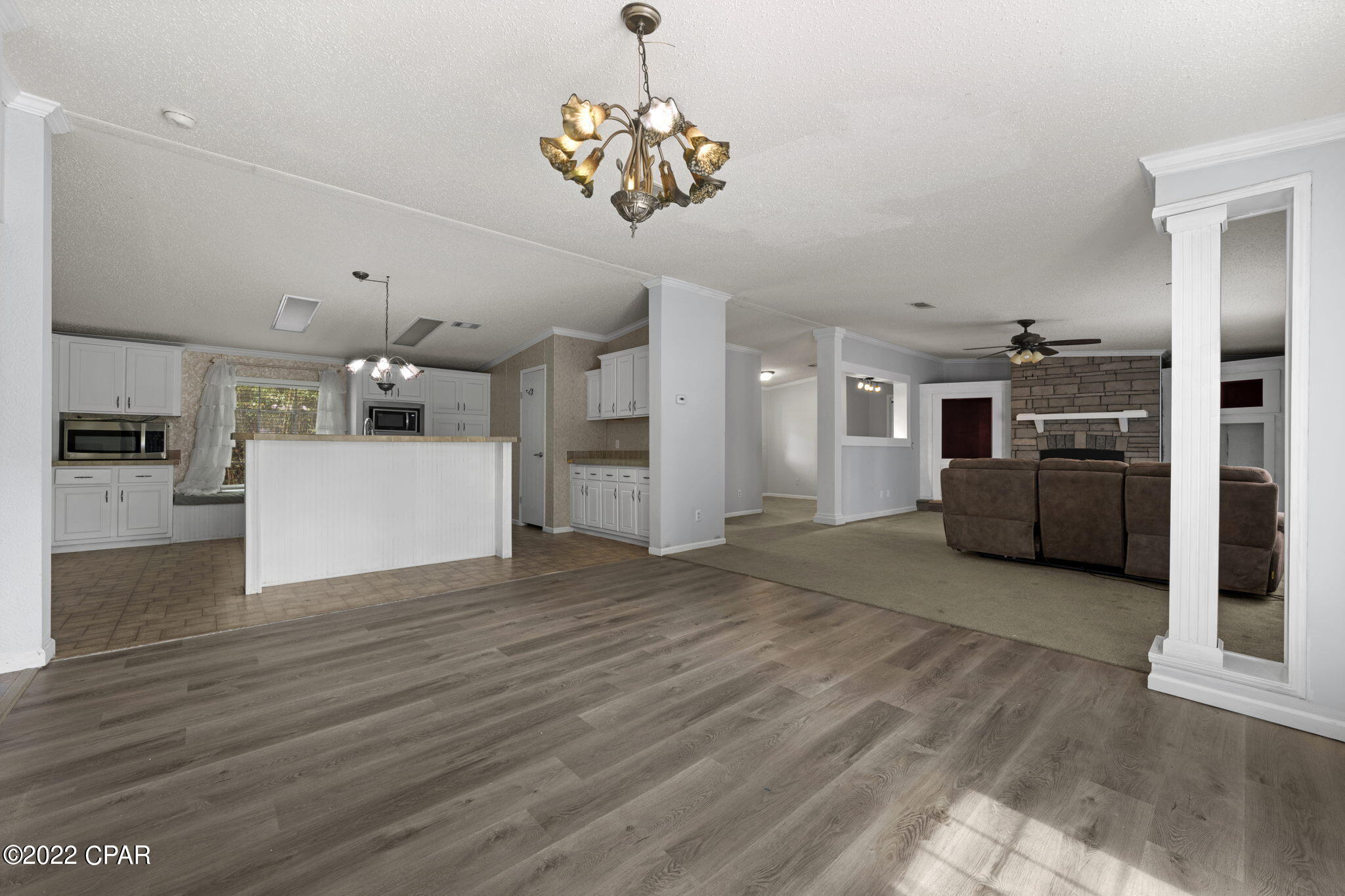 White Western Springs Unit 1 - Residential