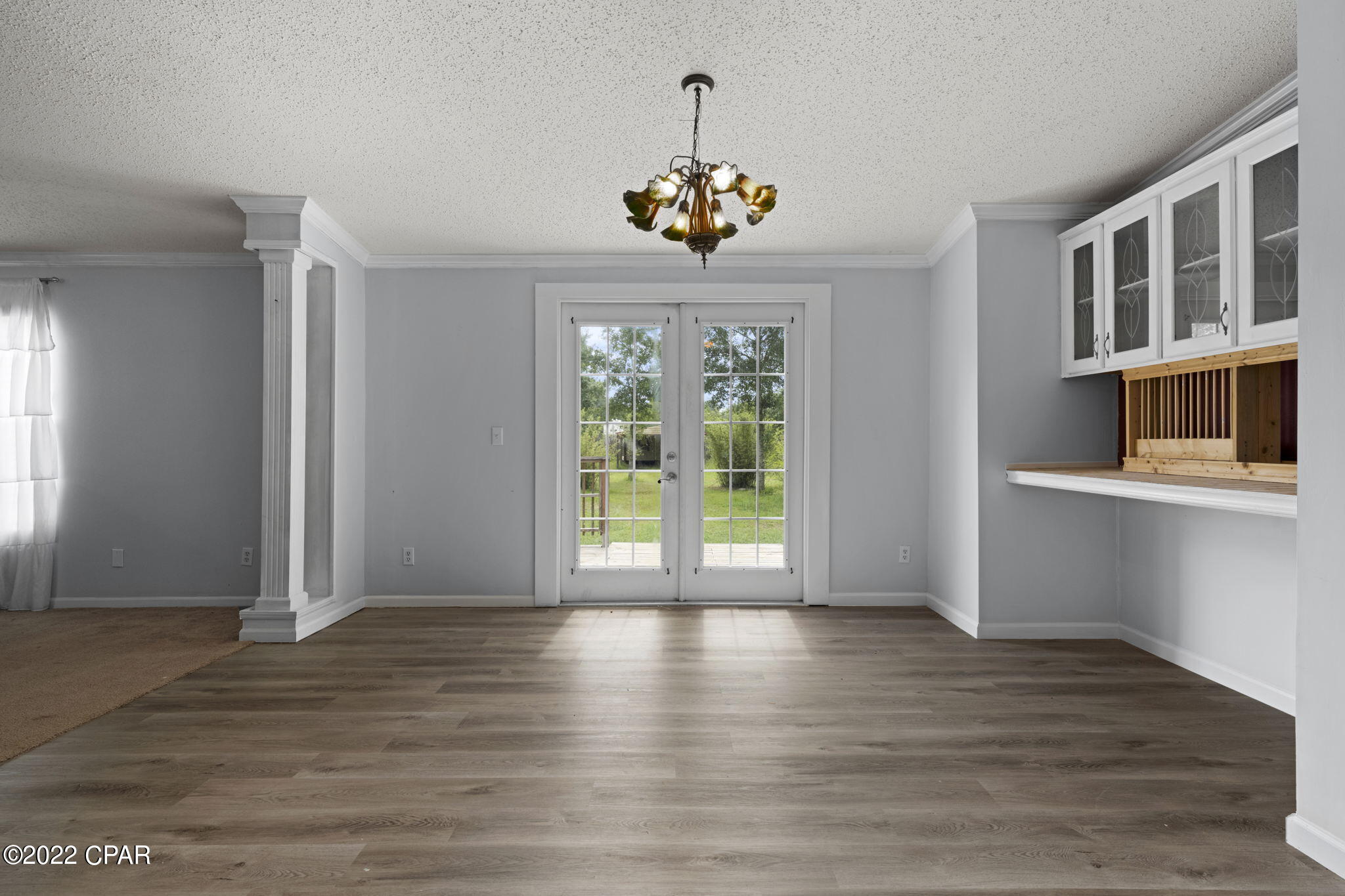 White Western Springs Unit 1 - Residential