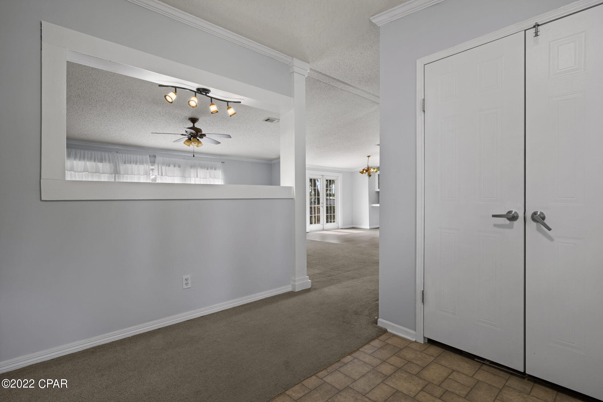 White Western Springs Unit 1 - Residential