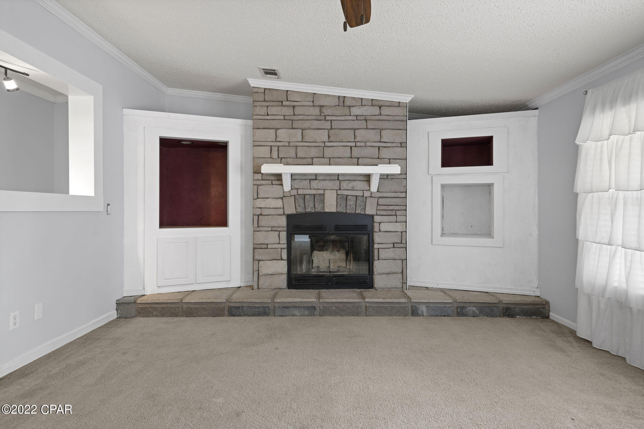 White Western Springs Unit 1 - Residential