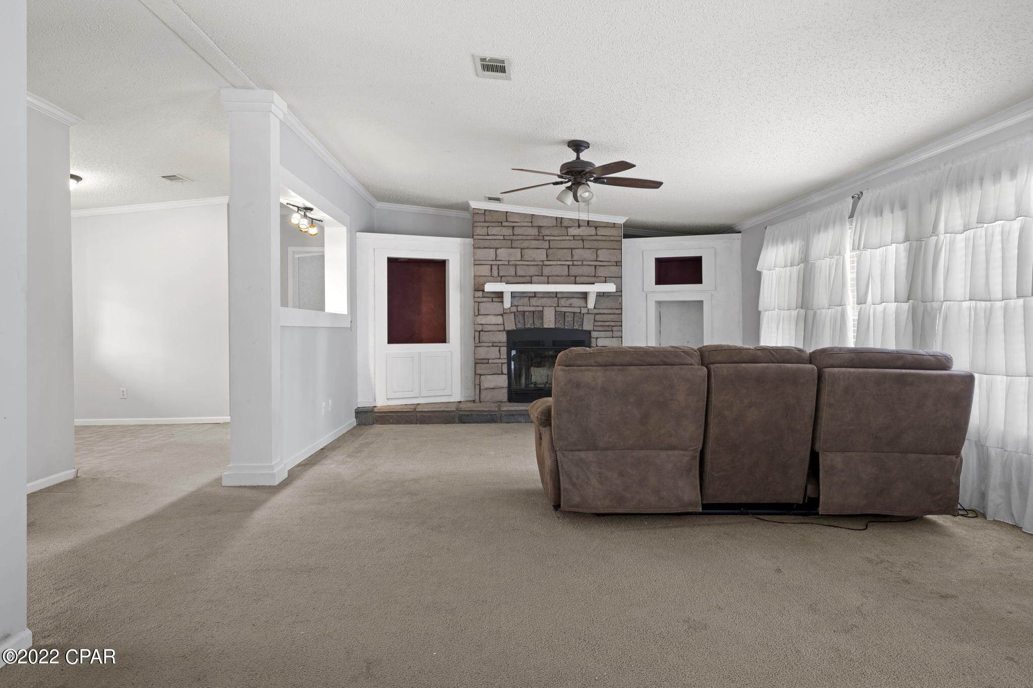 White Western Springs Unit 1 - Residential