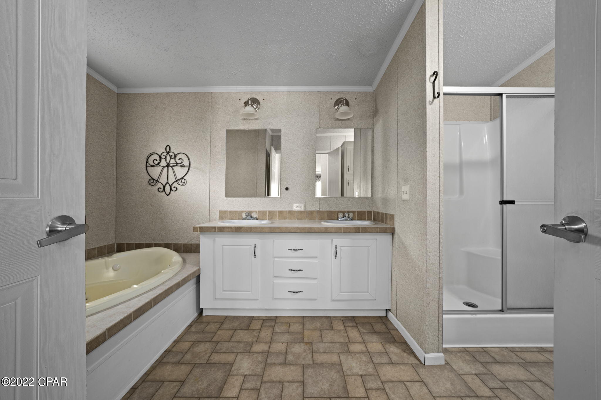 White Western Springs Unit 1 - Residential
