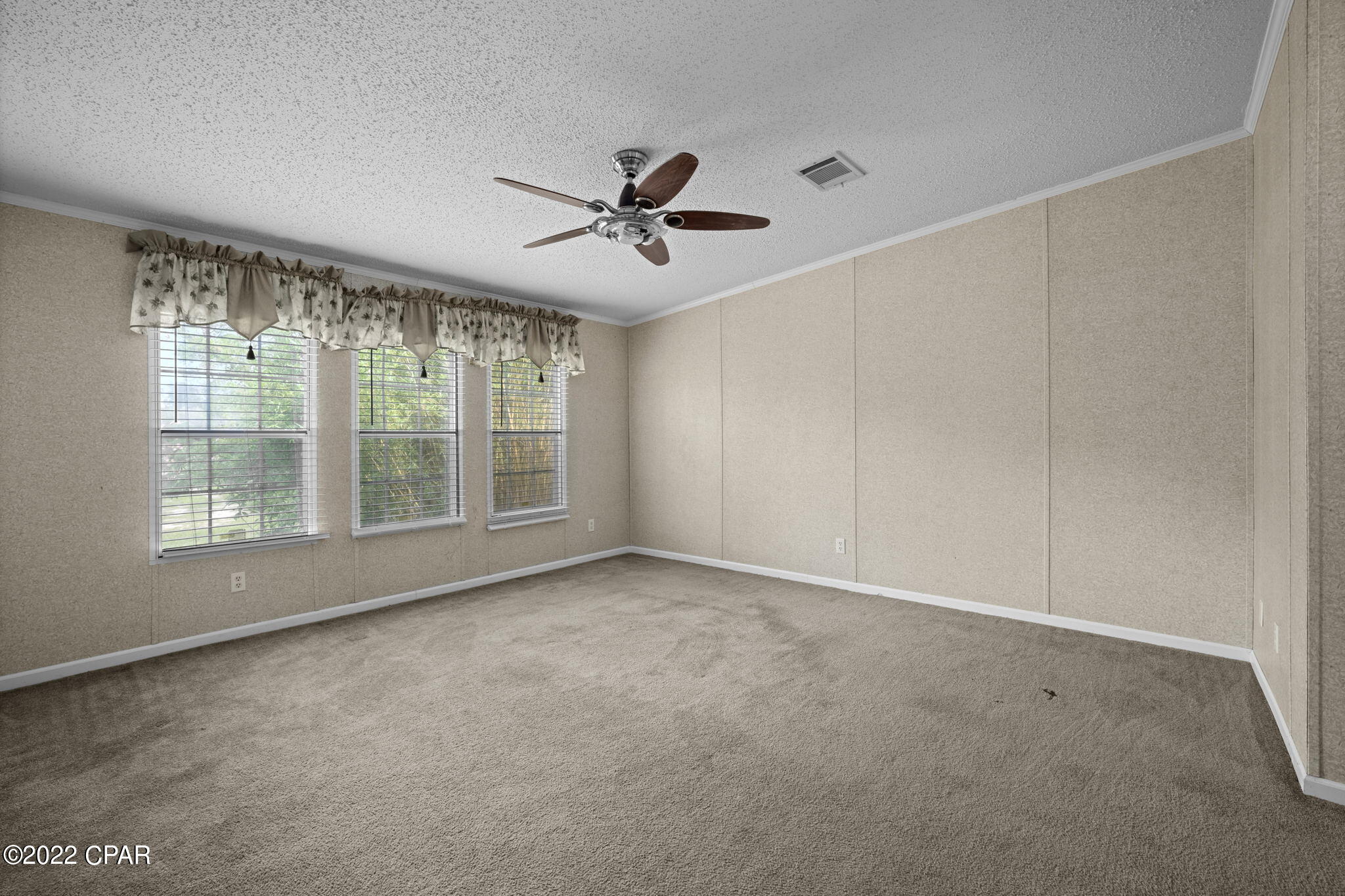 White Western Springs Unit 1 - Residential