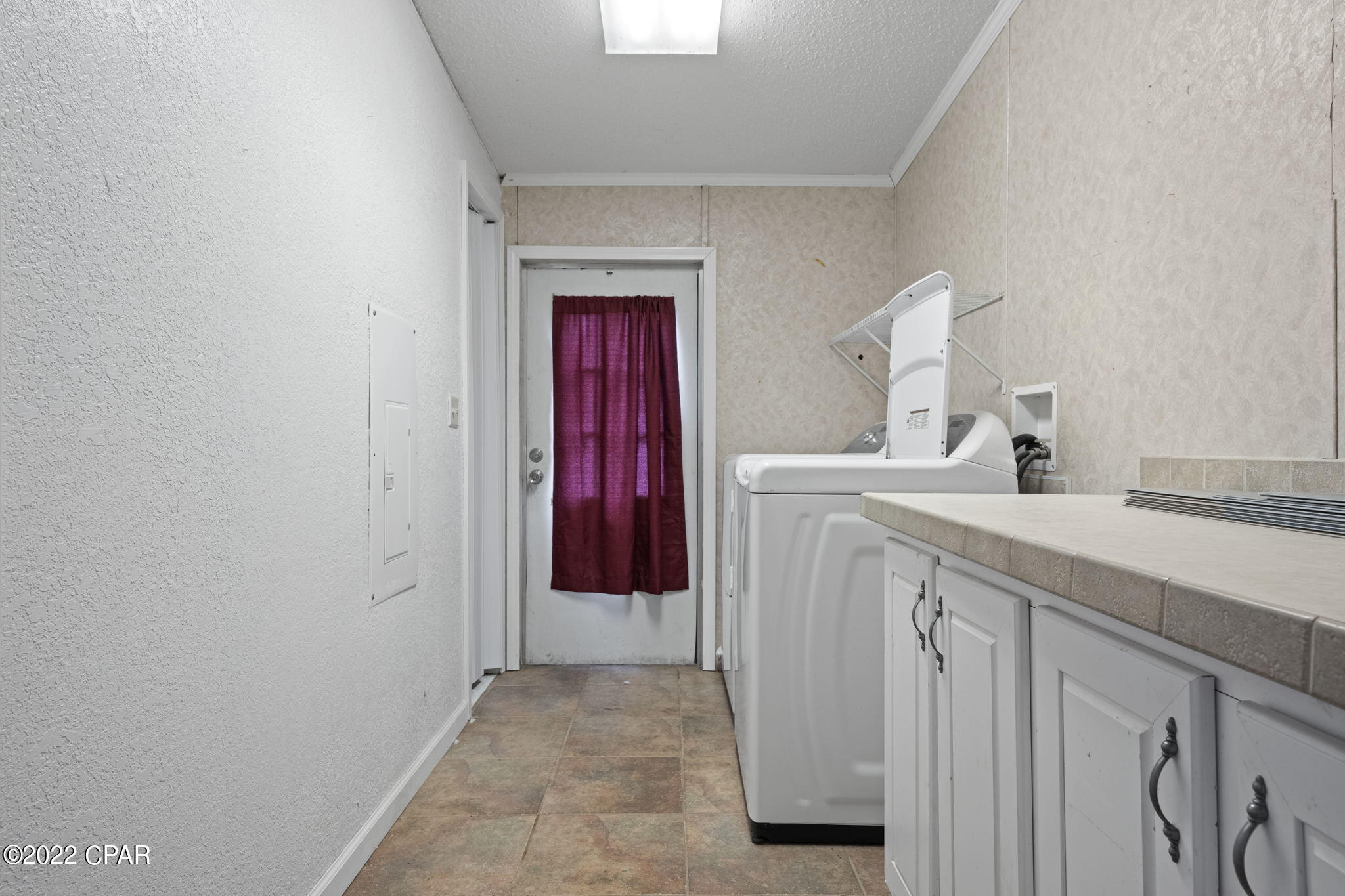 White Western Springs Unit 1 - Residential