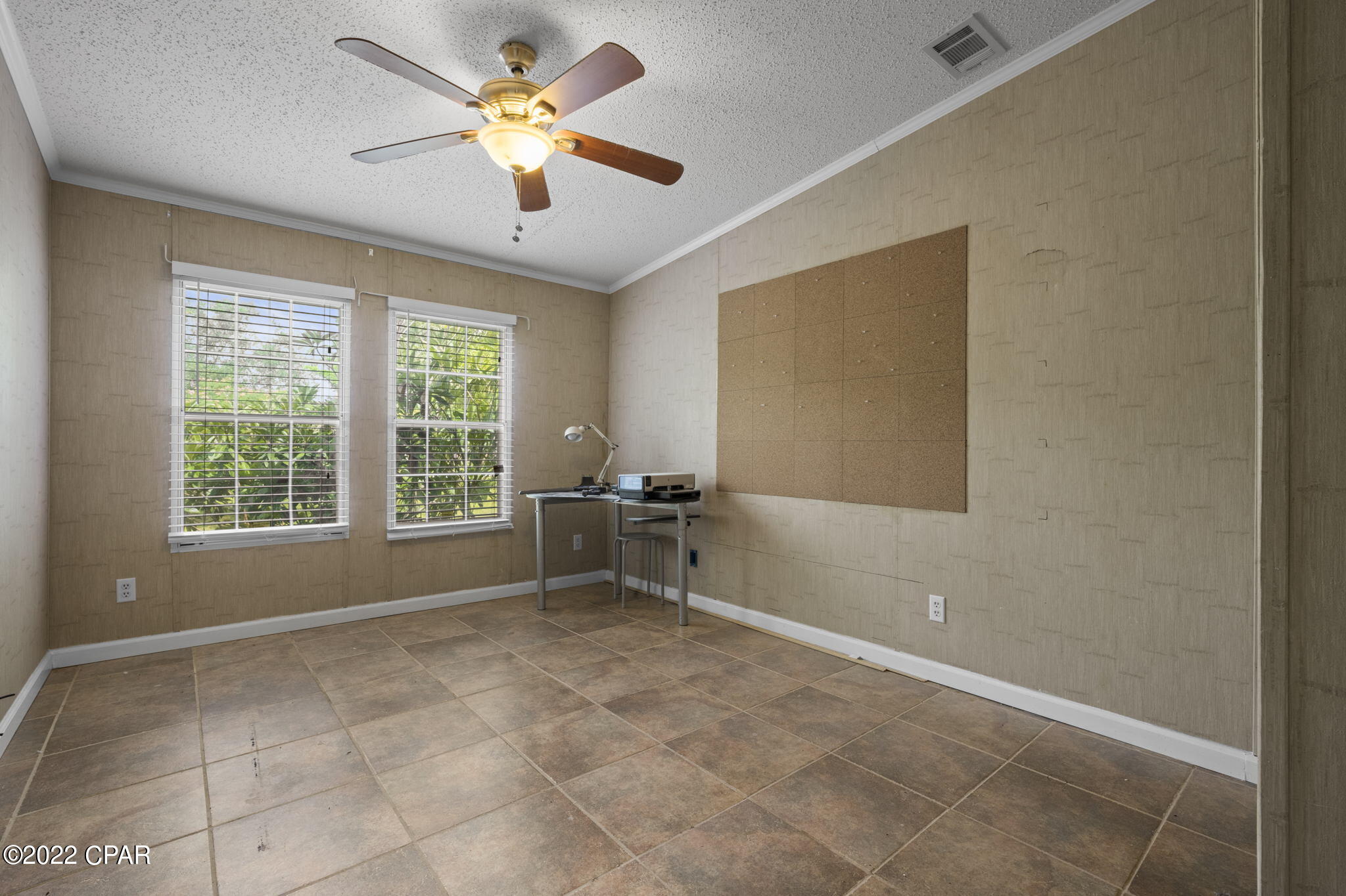 White Western Springs Unit 1 - Residential