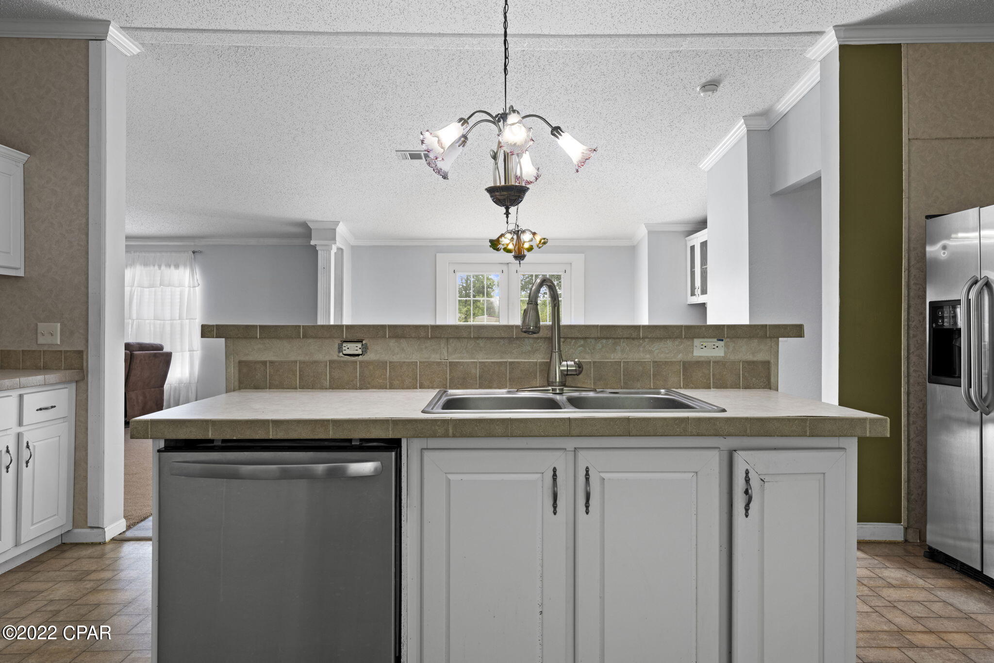 White Western Springs Unit 1 - Residential