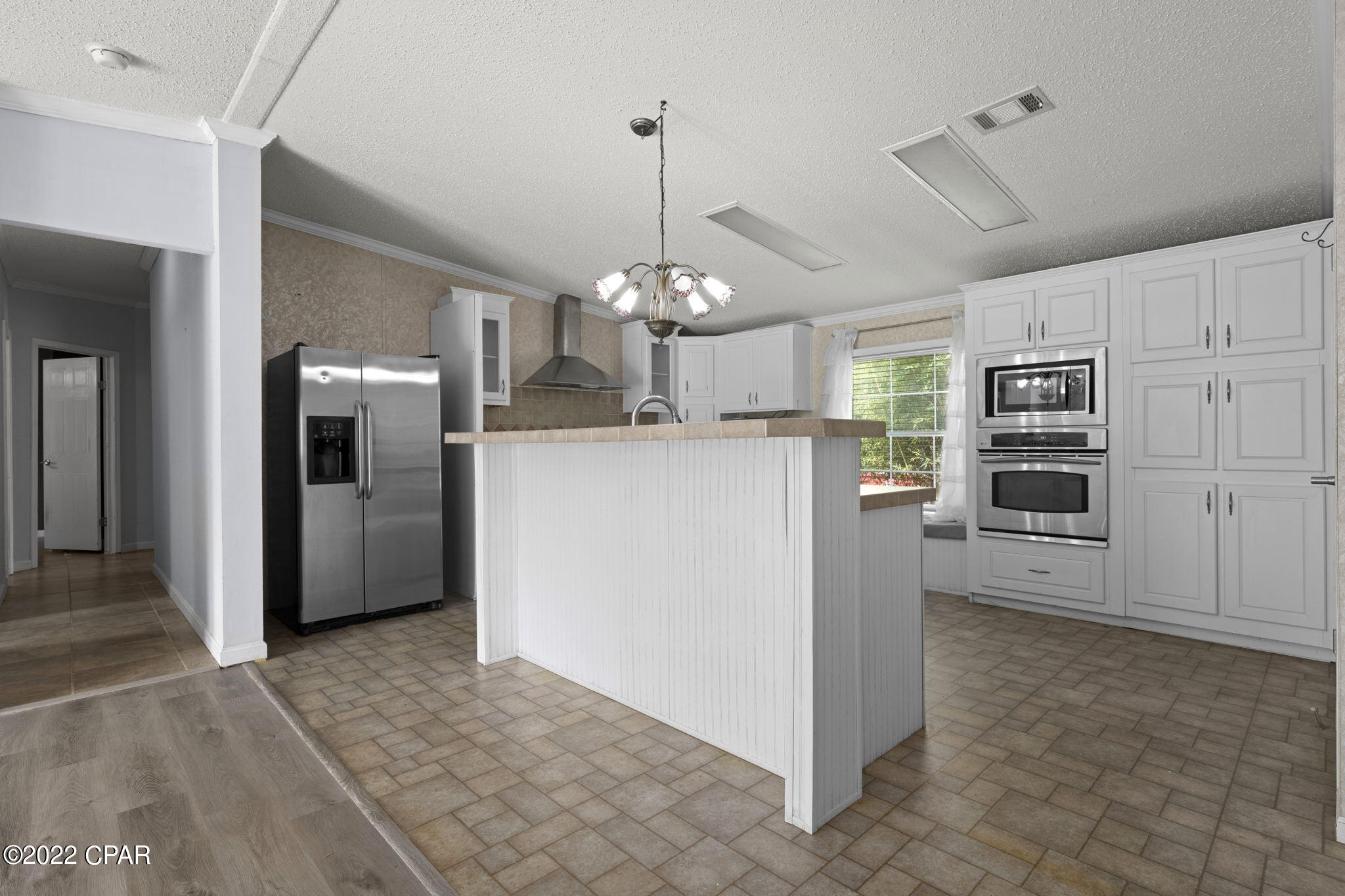 White Western Springs Unit 1 - Residential