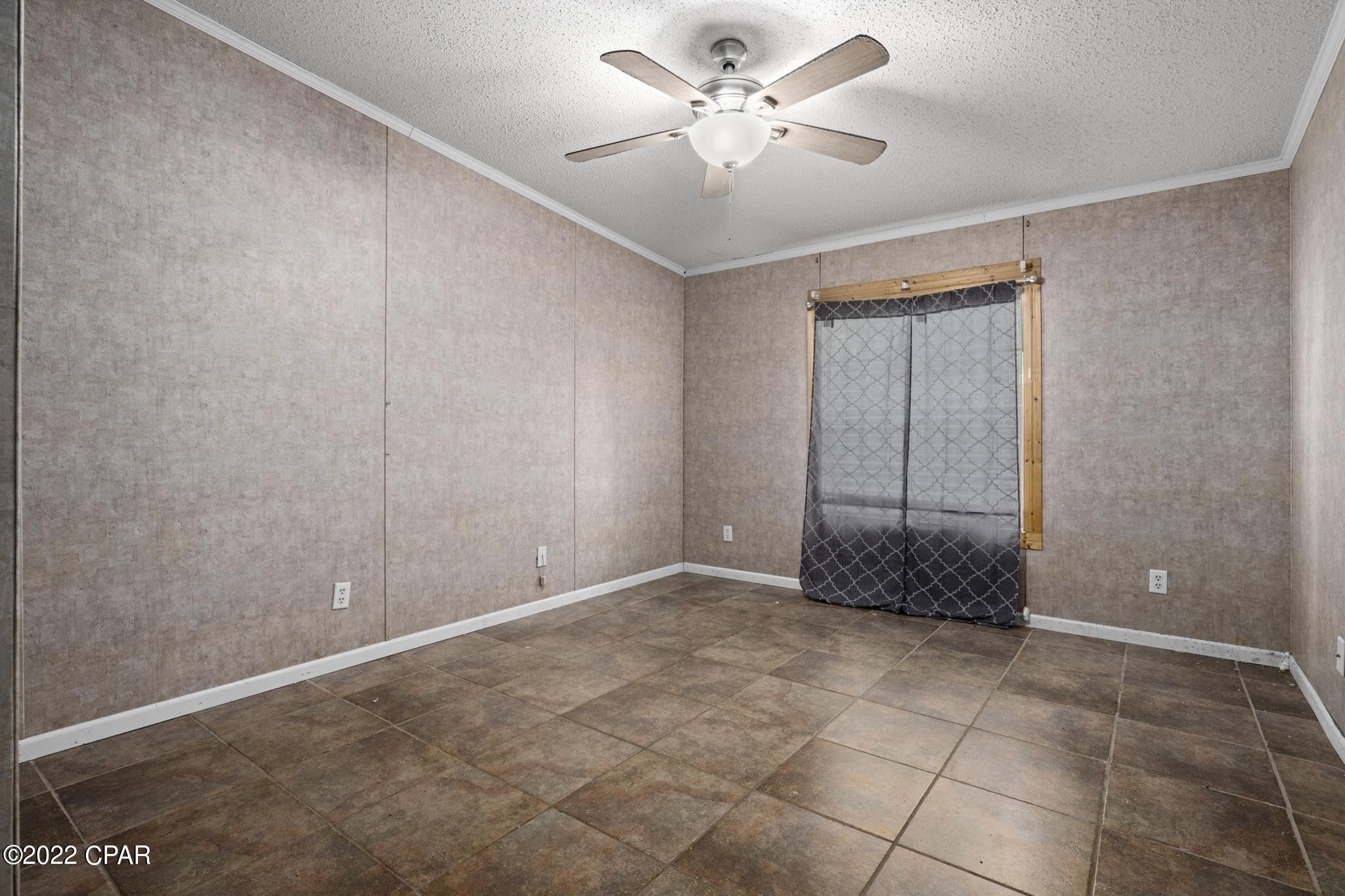 White Western Springs Unit 1 - Residential