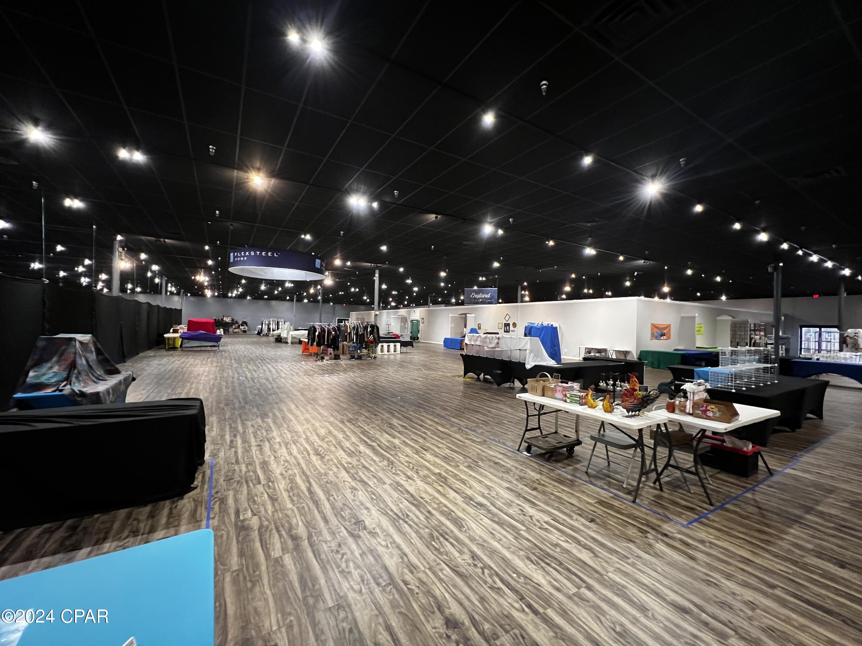 [No Recorded Subdiv] - Commercial Lease