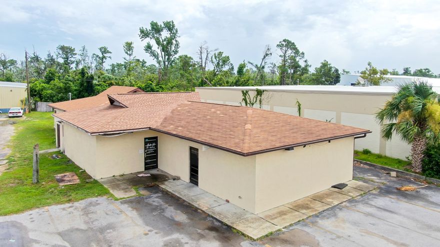 Located on busy Hwy 98/W 15th Street Panama City, FL.