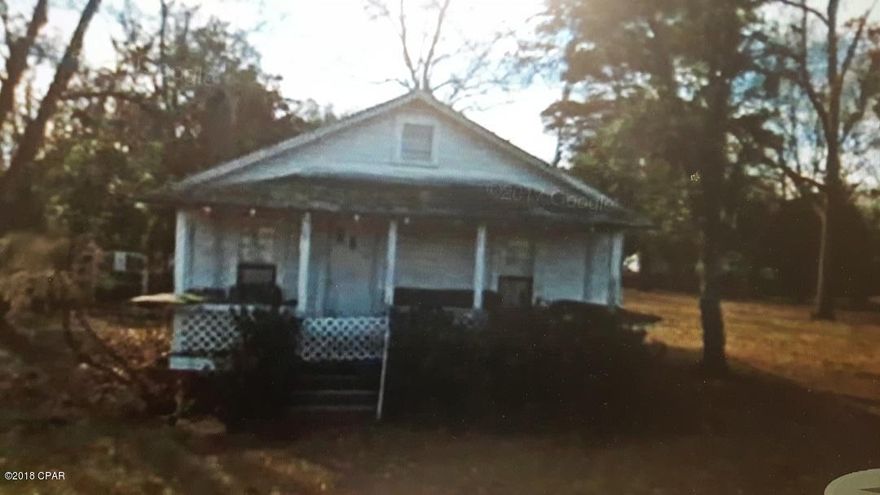 Investment Property! Downtown Chattahoochee 2 Bedroom 1 Bath Cottage House. Great rental potential, home needs some repair.  Call Listing Agent for appointment.