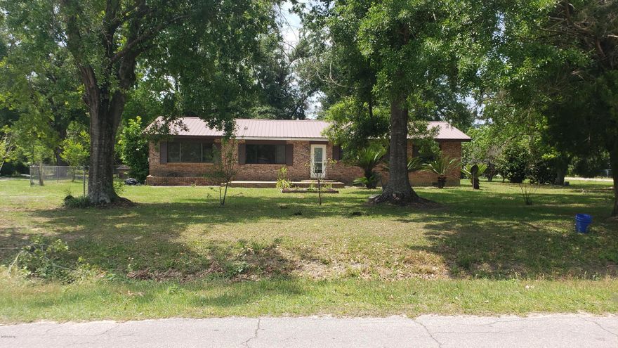 'CURRENTLY UNDER CONTRACT, SELLER ACCEPTING BACKUP OFFERS'  Looking for your next flip!!! This is it!!! Fixed/ updated can bring $195k+, this close to water and boat launch.  Investors/ Cash Buyers REDUCED for quick sale and to cover any updating left. This is a great 3 bedroom with Bonus Room (could be 4th bedroom), 2 bath, brick home in highly sought after area.  This Riverview Property is close the landing so fishing daily is no problem.  This wonderful home has new roof and the entire inside is in the process of being totally renovated, with new floor, paint, bathrooms and kitchen (Added pictures with more to follow - 98%complete). This will sell fast so make your appointment today! All measurements are approx., please verify if important.