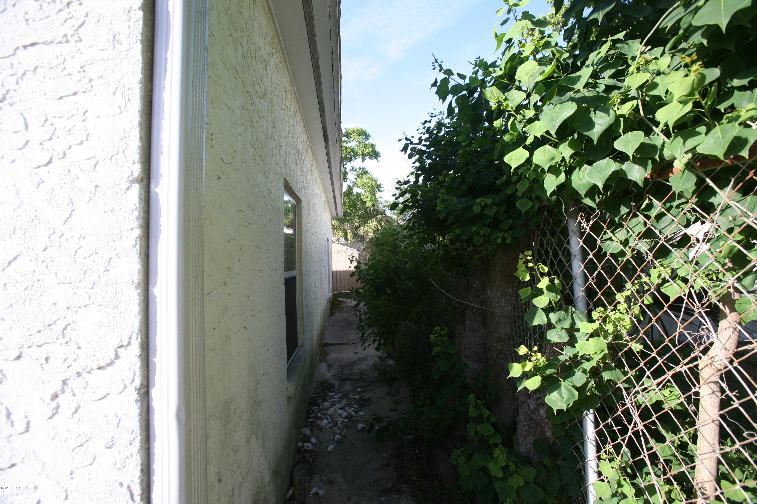 Laguna Beach Estates 5th Add - Residential