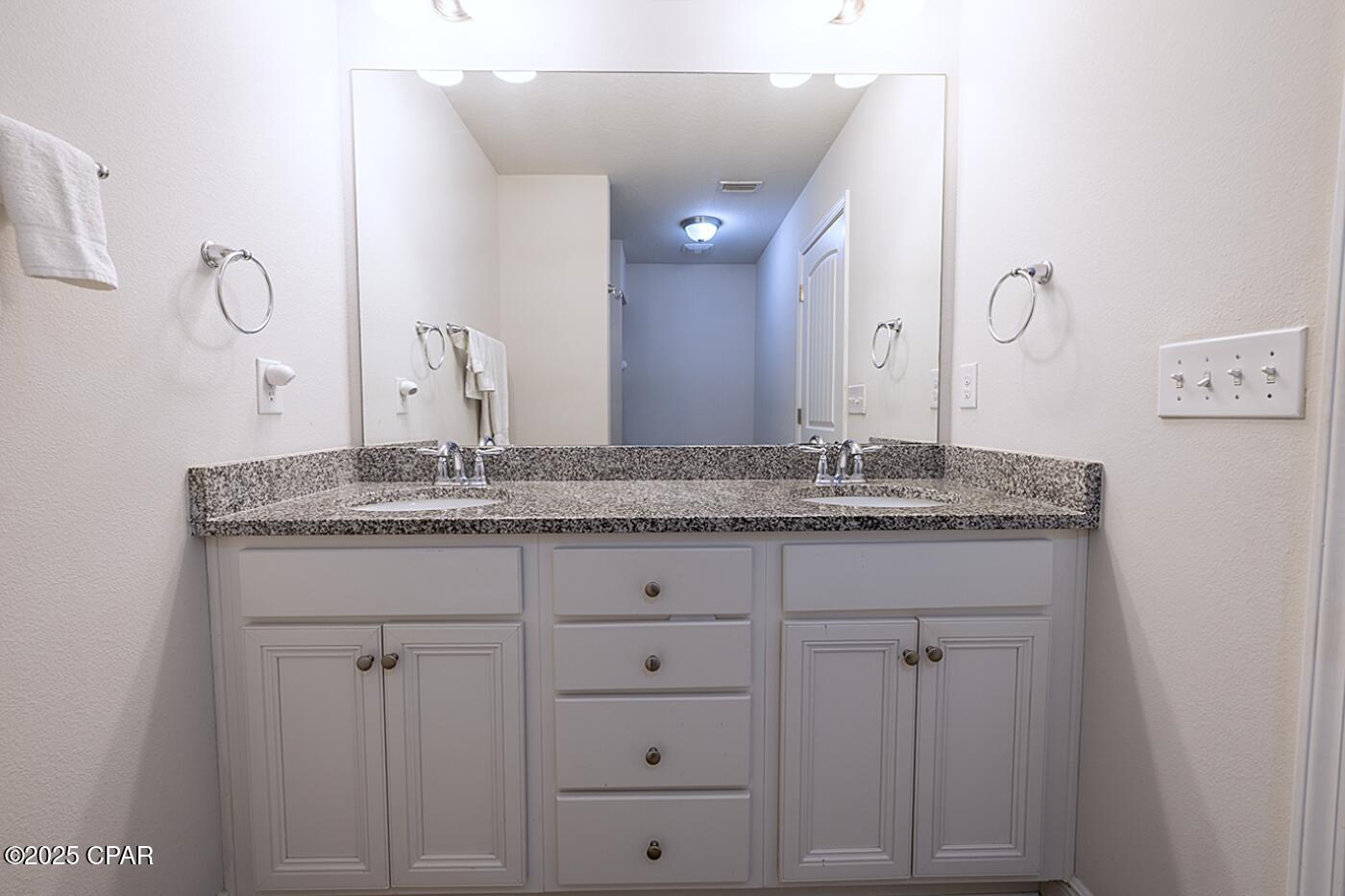 Hathaway Townhomes - Residential Lease