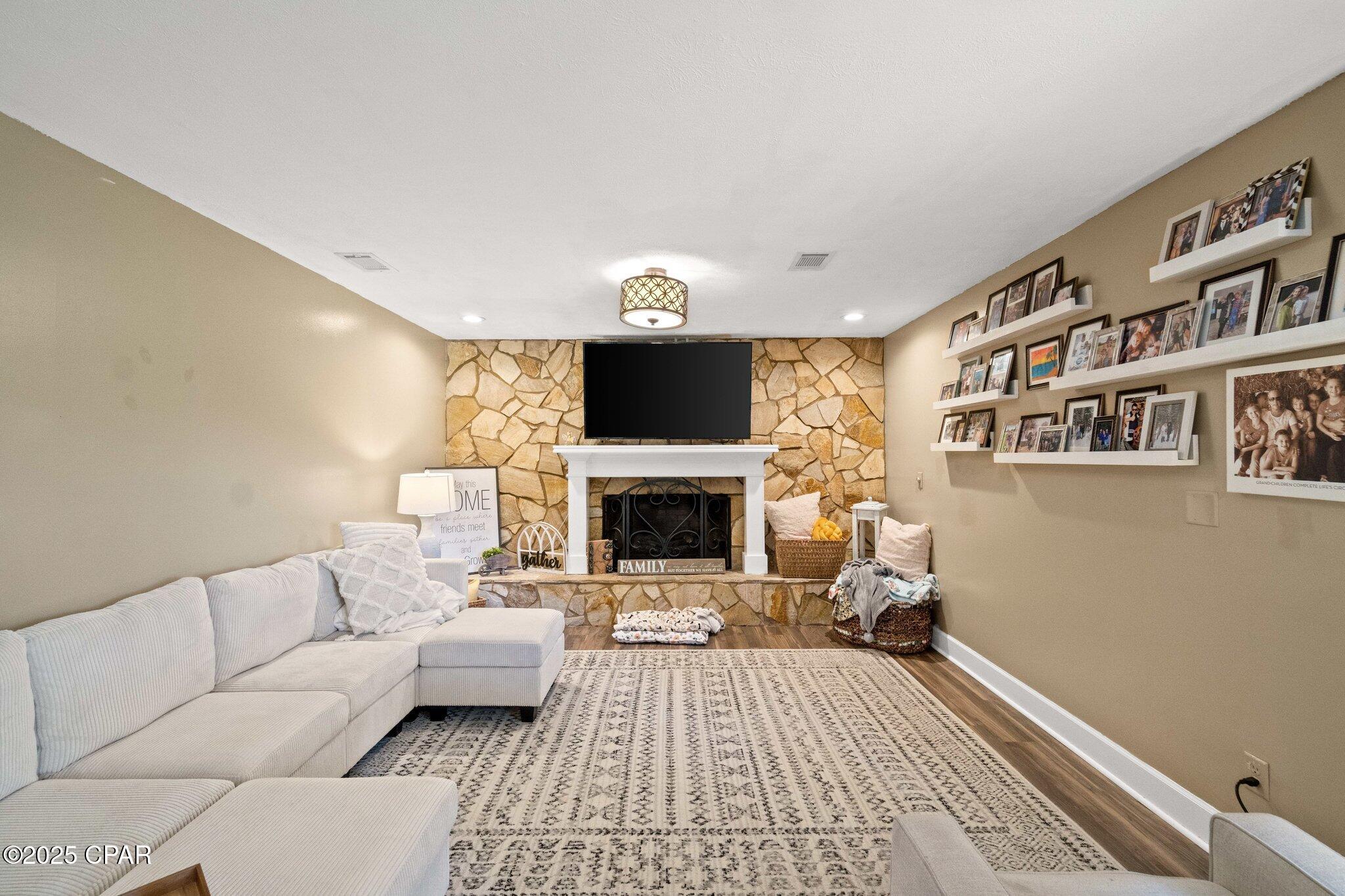 [No Recorded Subdiv] - Residential