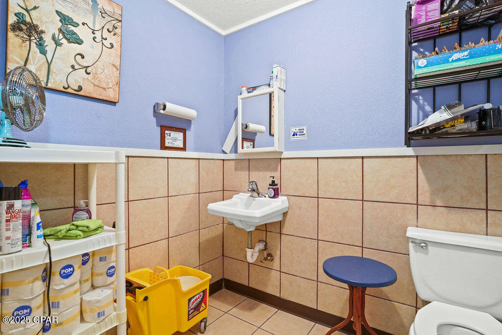 Graceville - Commercial Sale