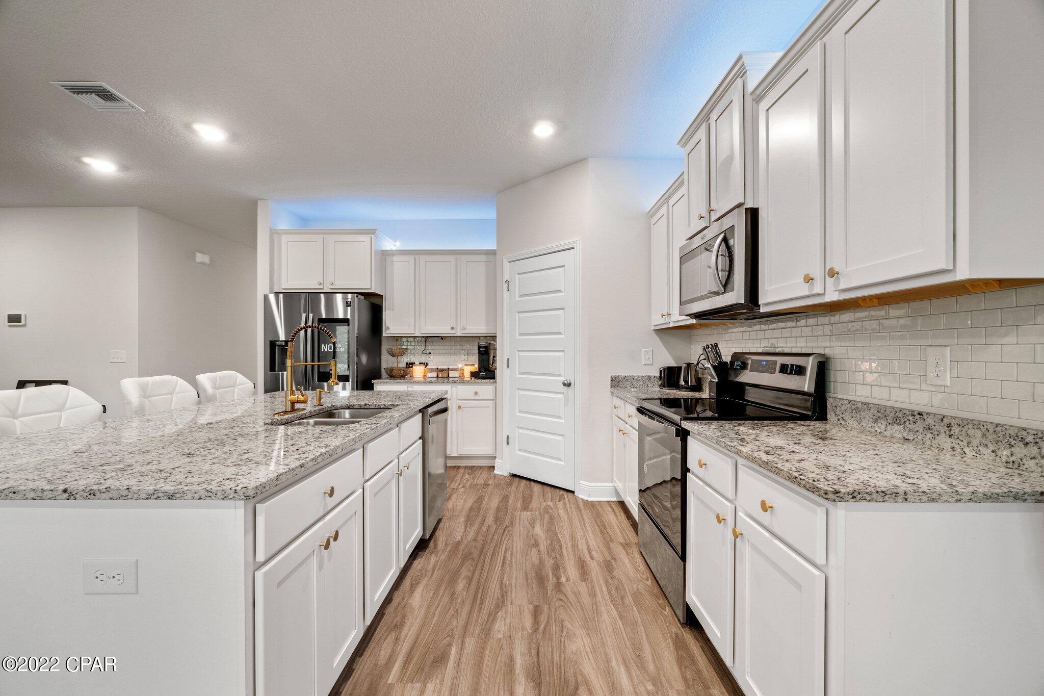 Emerald Cove Villas - Residential