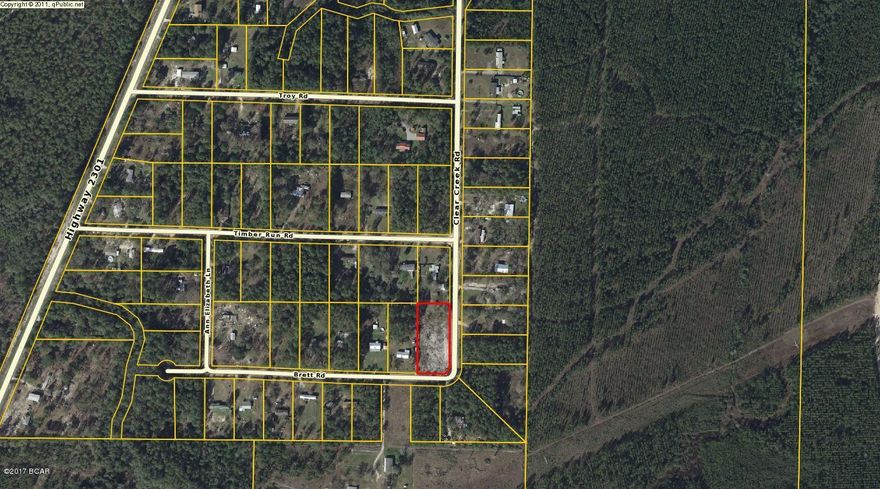 Great corner lot, over an acre cleared and ready for your new home. Easy access off Hwy 2301 and close to Econfina Creek recreation area.
