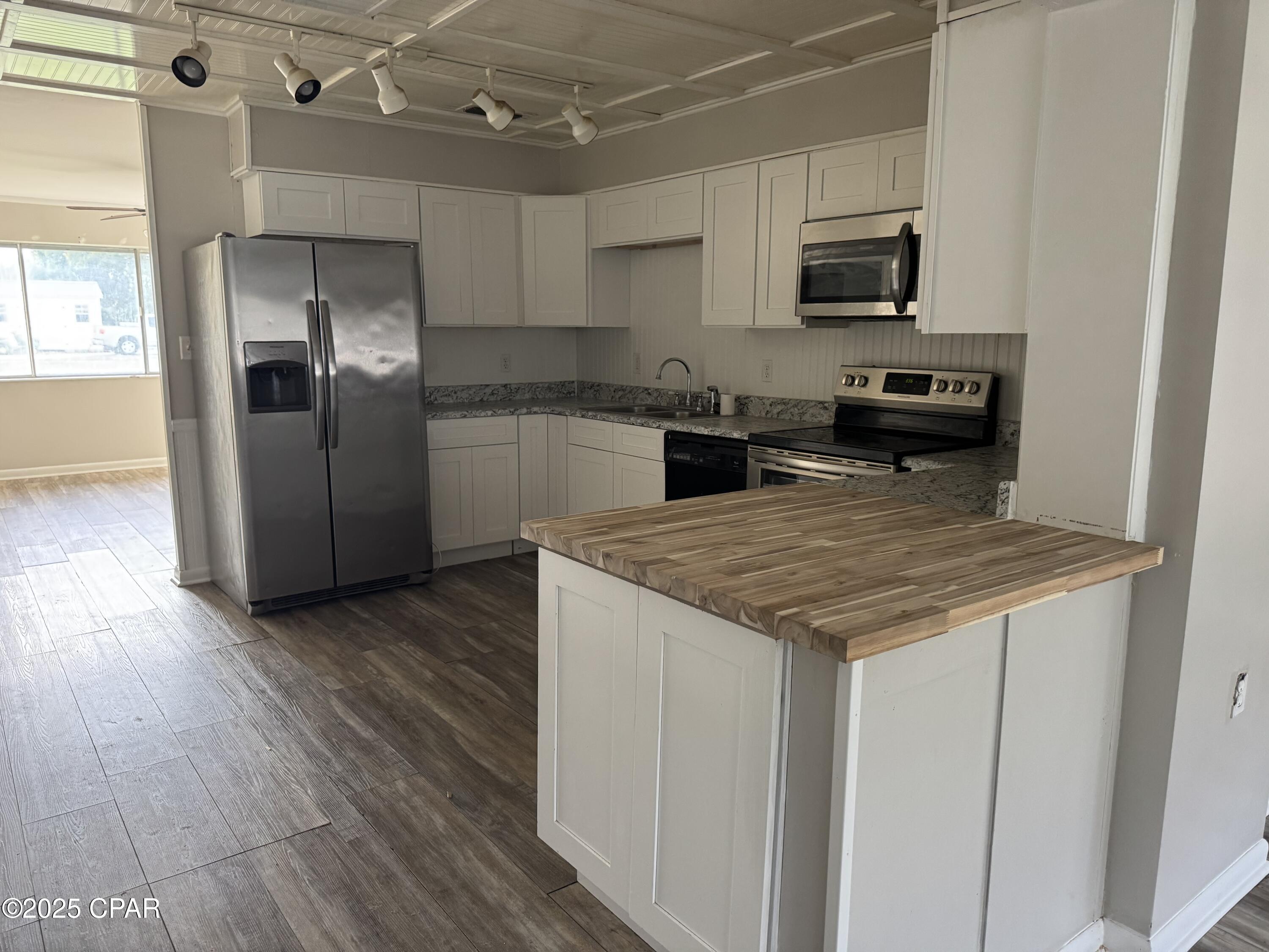 Hentz 1st Add Unit B - Residential