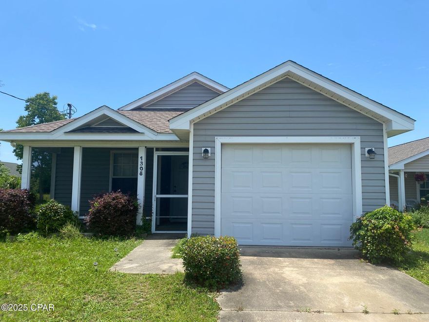 This home offers 3 Bedrooms and 2 Baths. Kitchen features a breakfast bar. Equipped with a washer/dryer connection. 1 Car garage and a screened in patio.

*$500 Off Security Deposit for Active-Duty Military!*

*ALL pets are subject to owner approval & non-refundable fees; Cats OK, NO Dogs*
