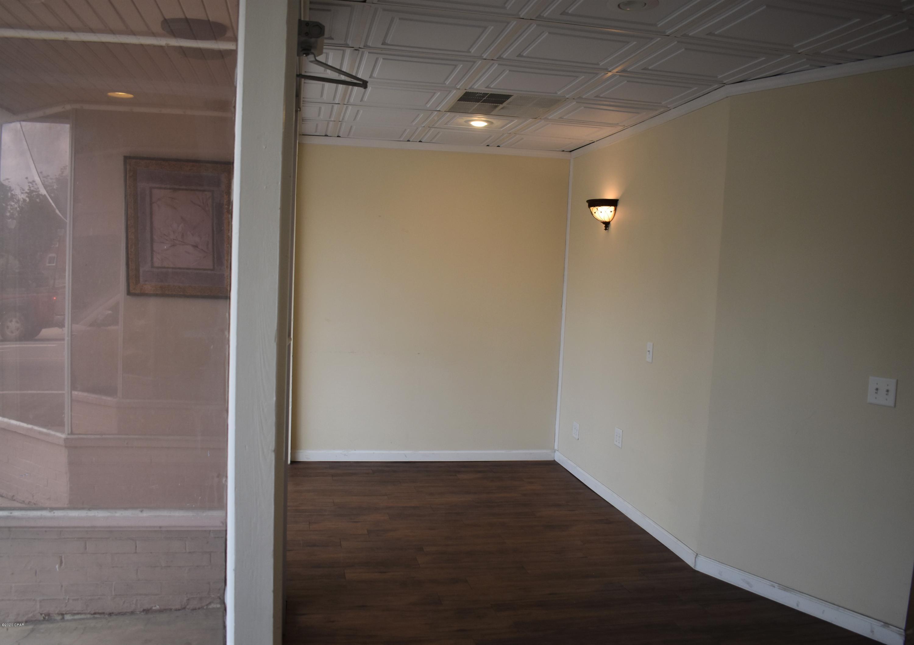 [No Recorded Subdiv] - Commercial Sale