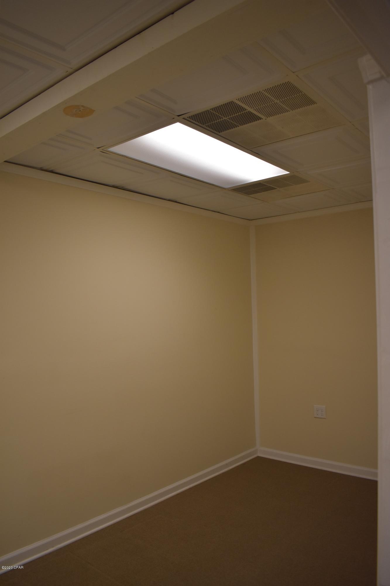 [No Recorded Subdiv] - Commercial Sale