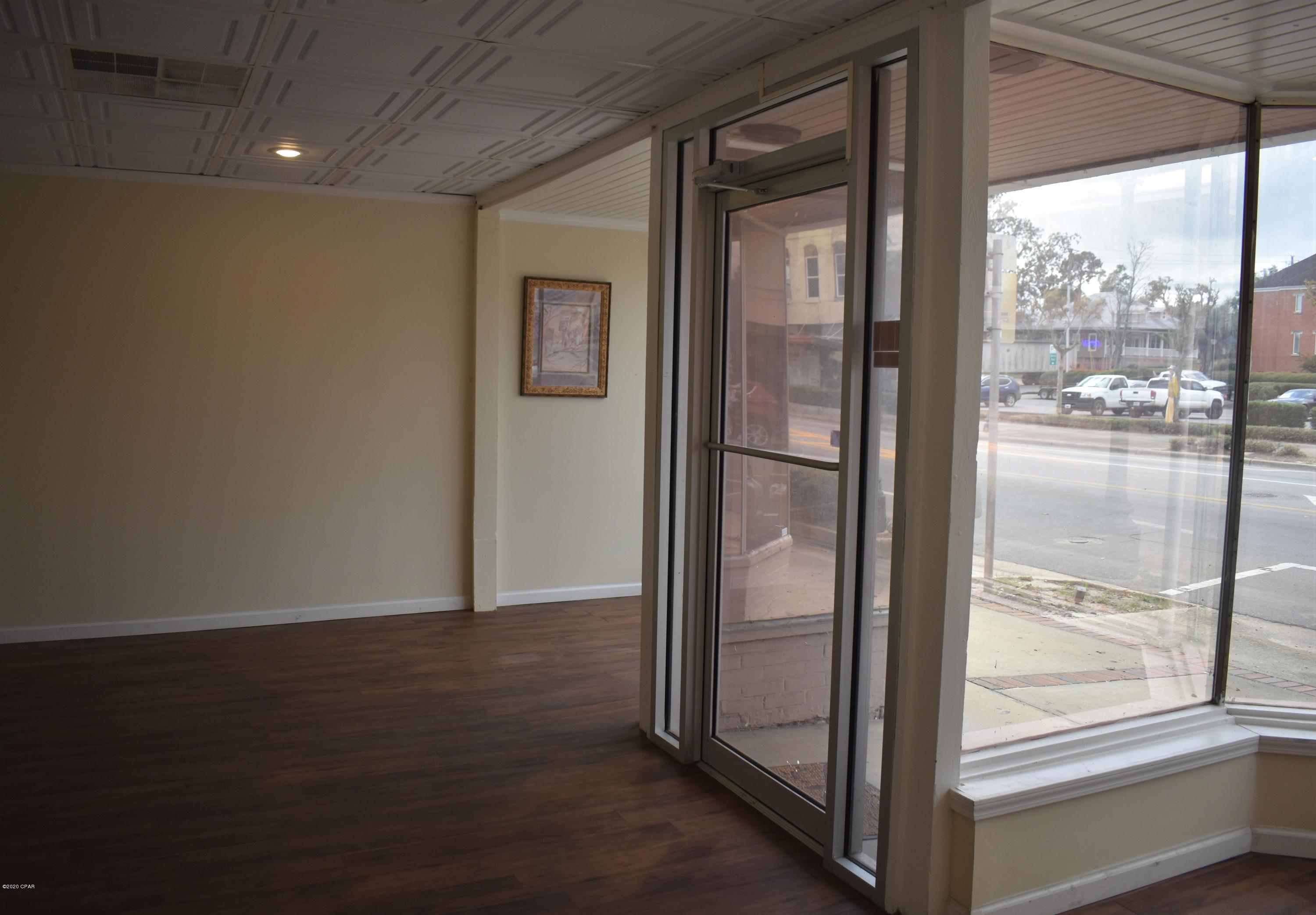 [No Recorded Subdiv] - Commercial Sale