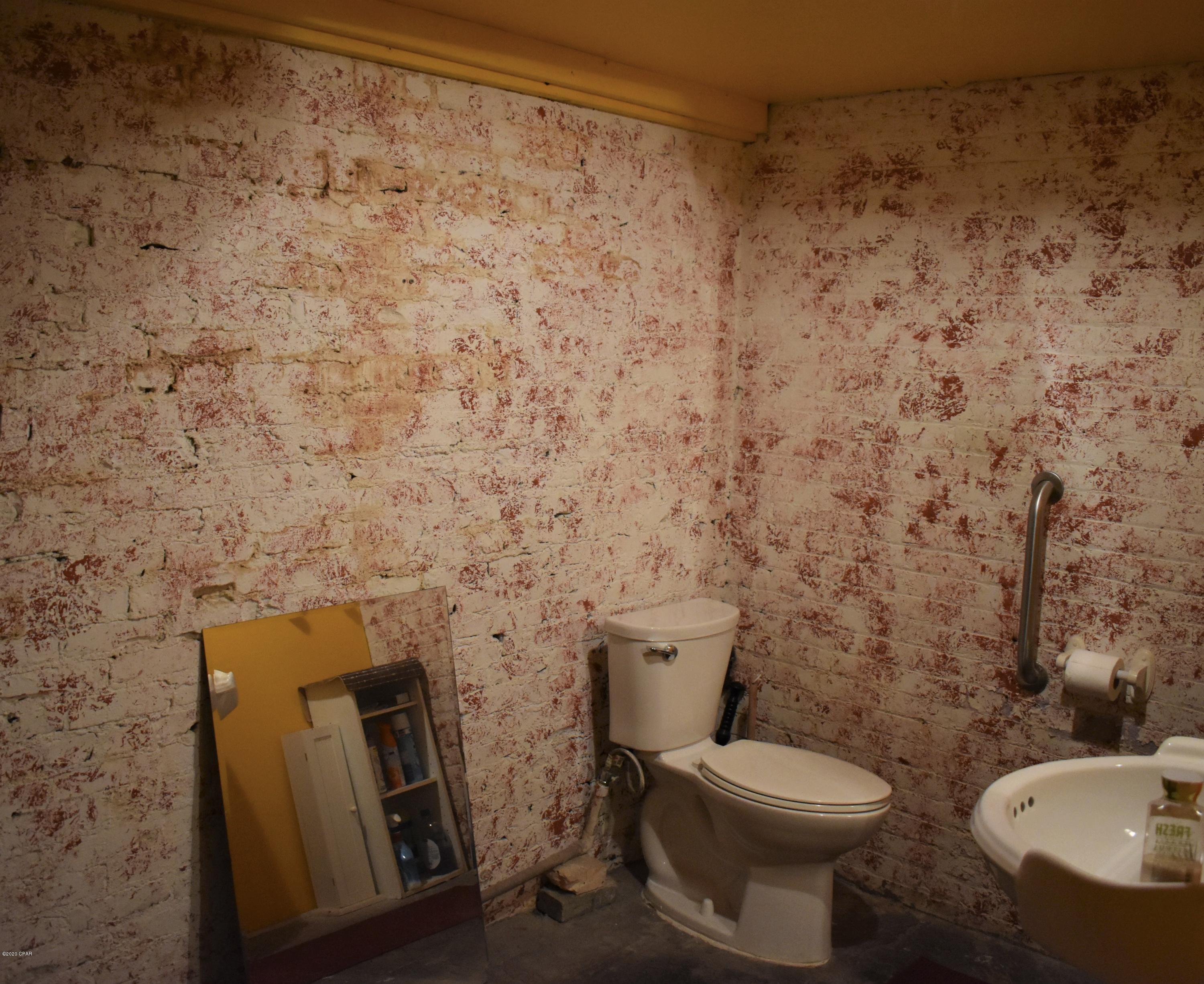 [No Recorded Subdiv] - Commercial Sale