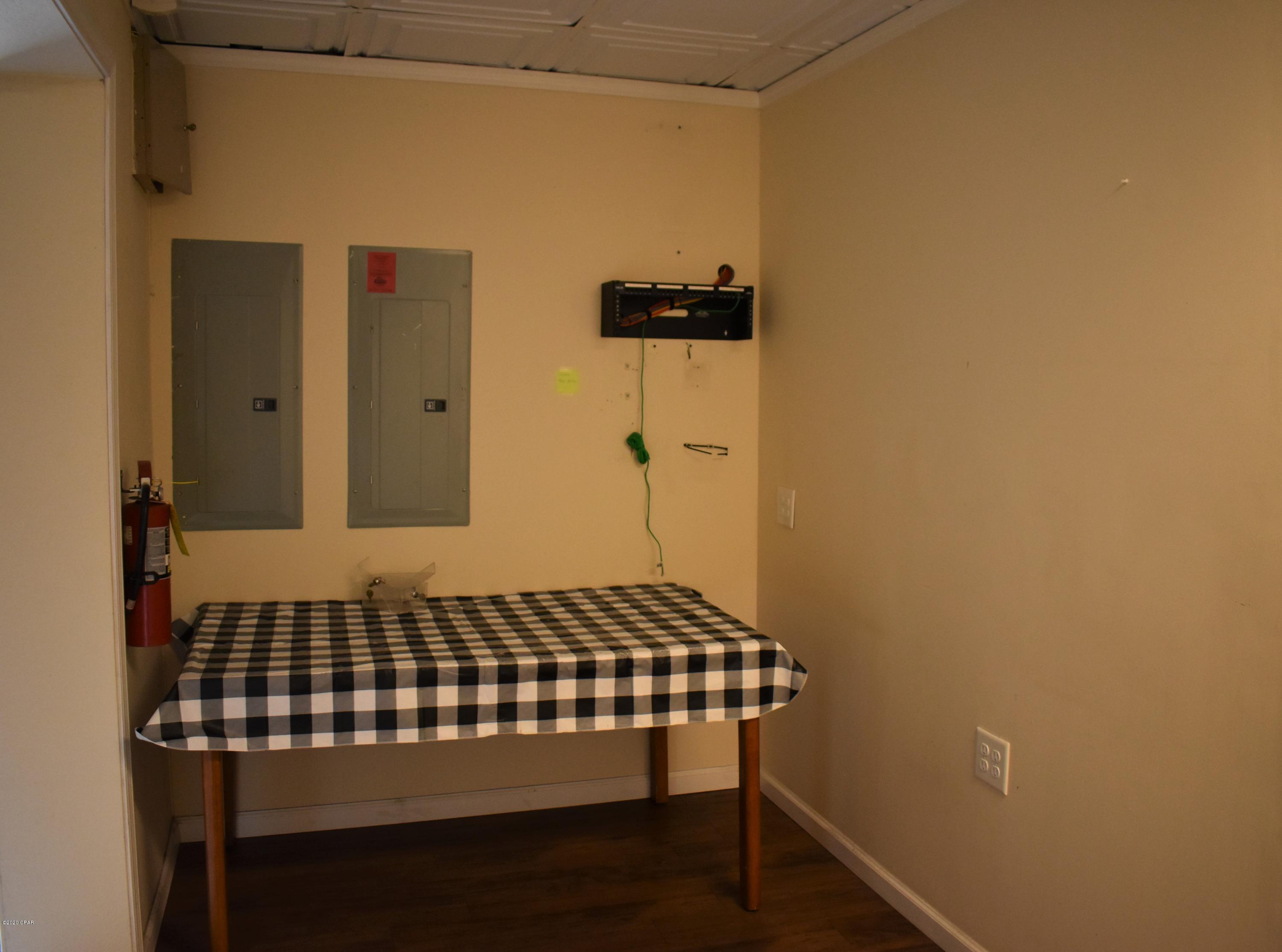 [No Recorded Subdiv] - Commercial Sale