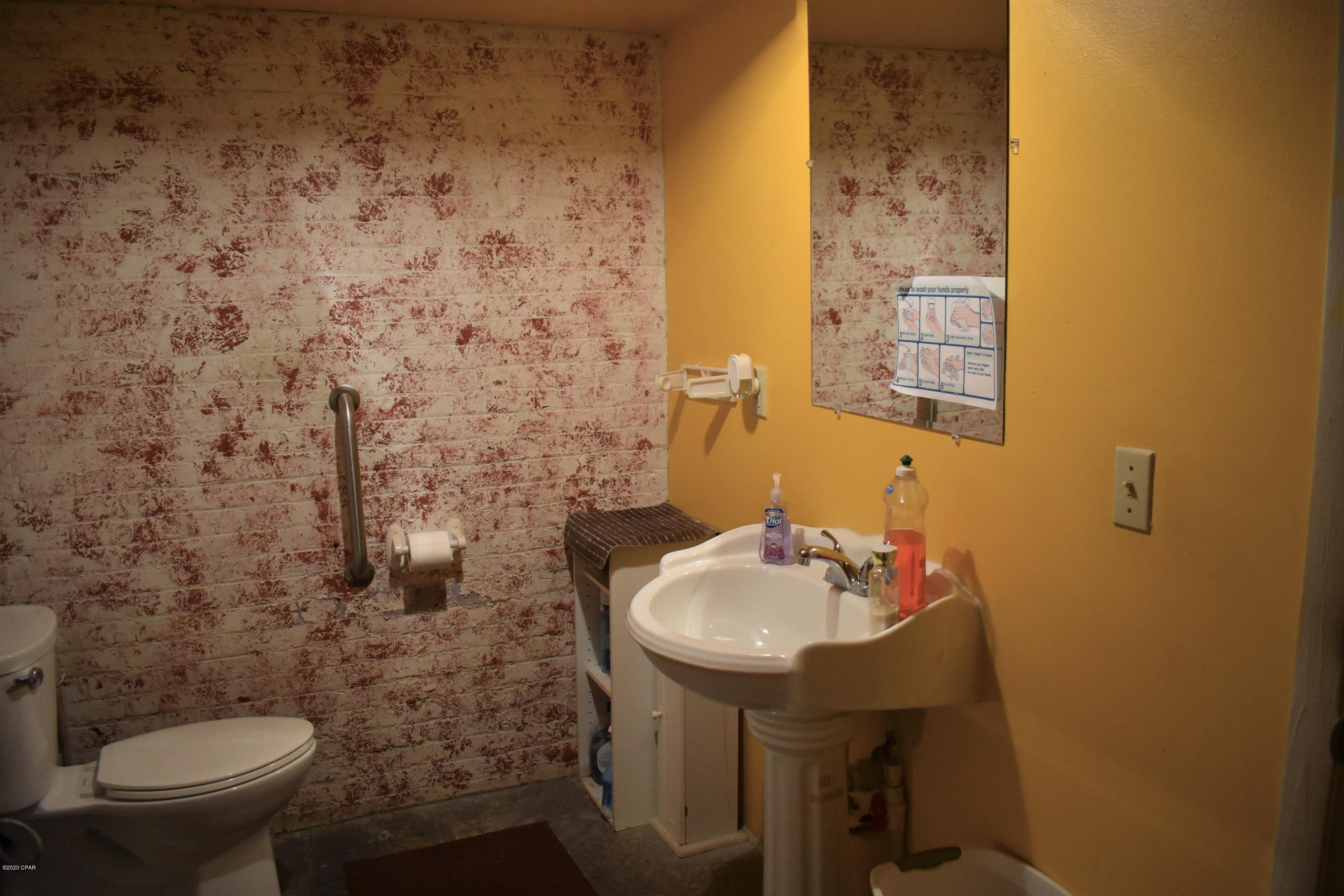 [No Recorded Subdiv] - Commercial Sale