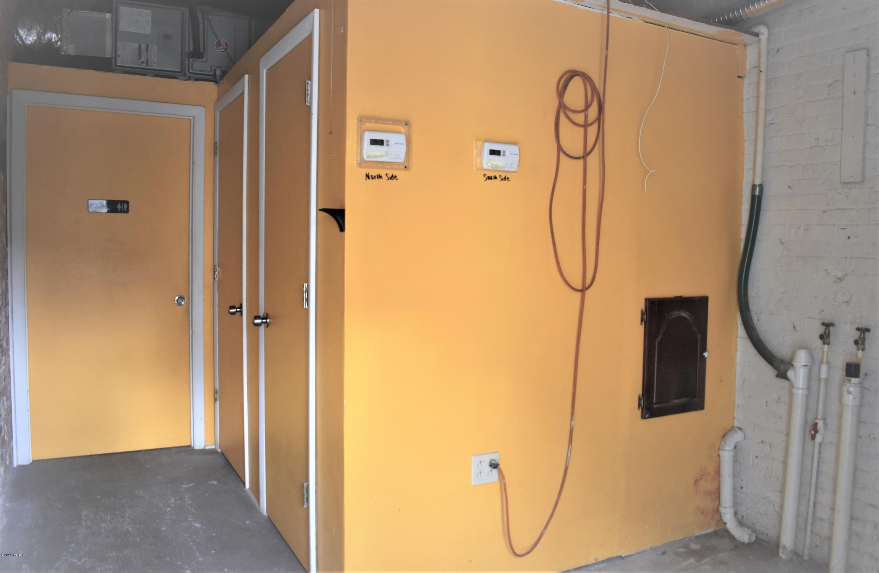 [No Recorded Subdiv] - Commercial Sale