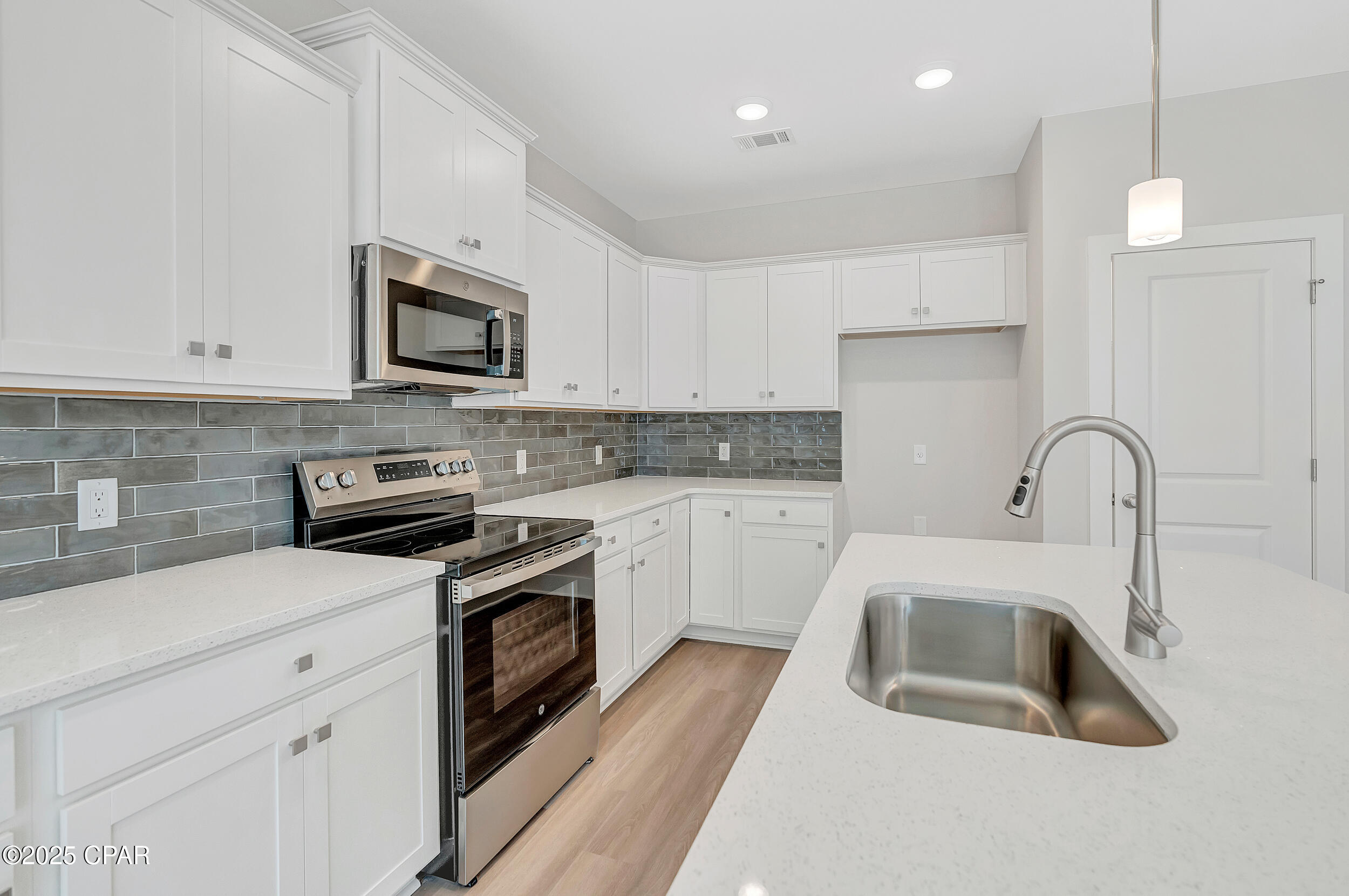 Colonial Landing - Residential