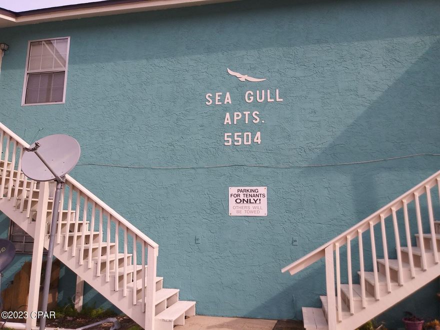 1 bedroom upstairs apartment located conveniently to the beach and shopping.



*Water, sewage, pest control, and lawn service are included with rent.



*Owner will consider accepting Section 8*



*No Pets*