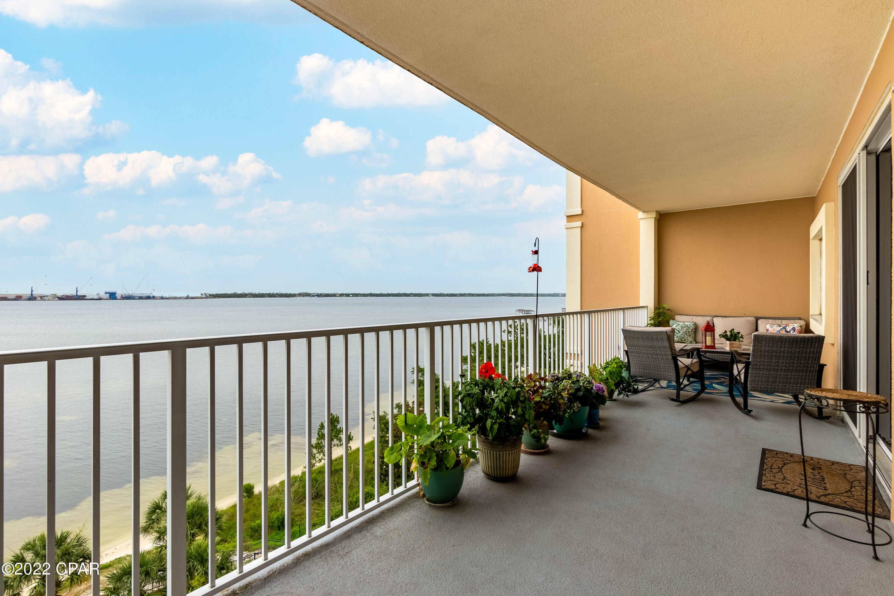 Magnolia Bay Club - Residential