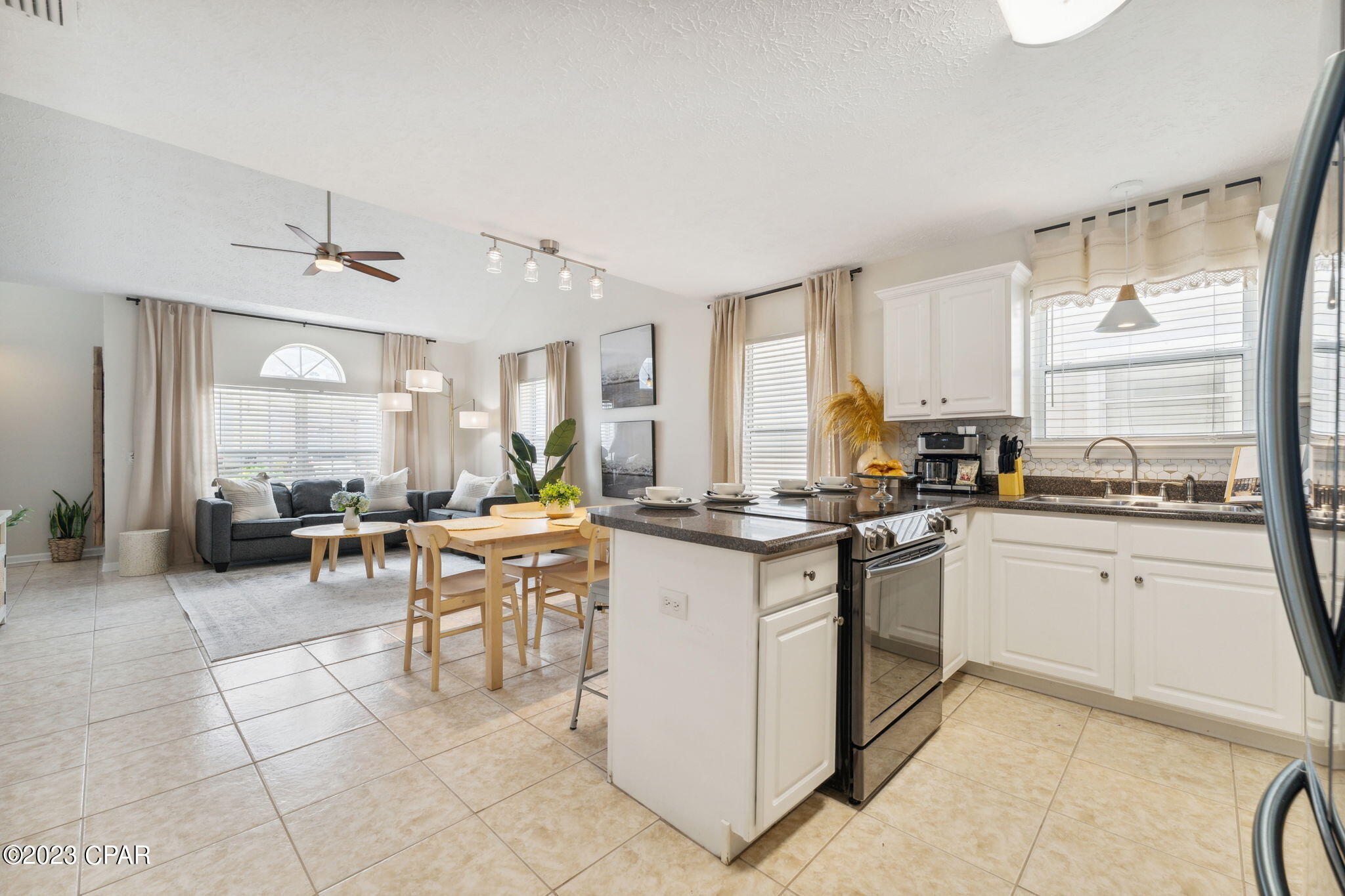 Palm Cove - Residential Lease