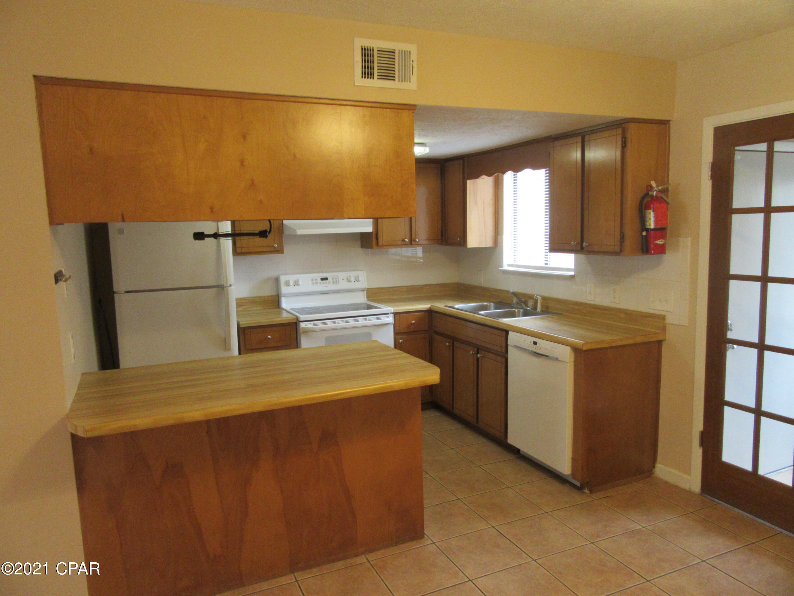 [No Recorded Subdiv] - Residential Lease