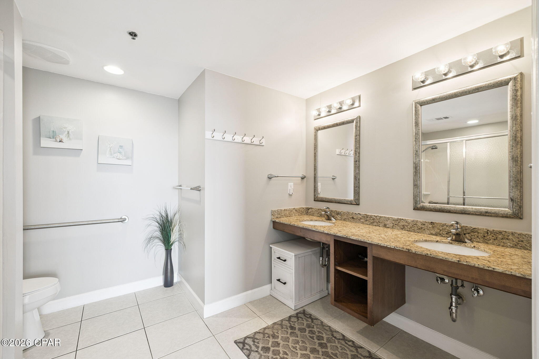 Splash Condo - Residential