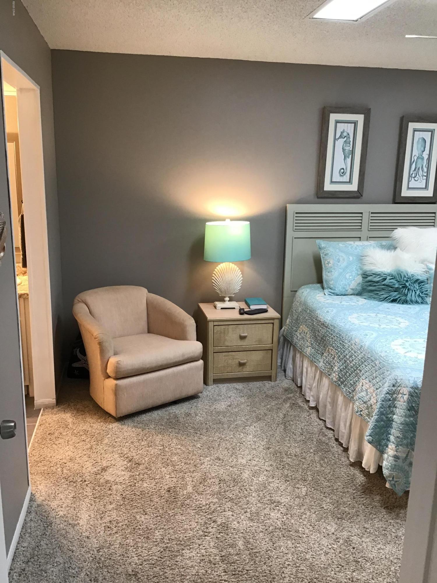 Edgewater Golf Villas V-A - Residential