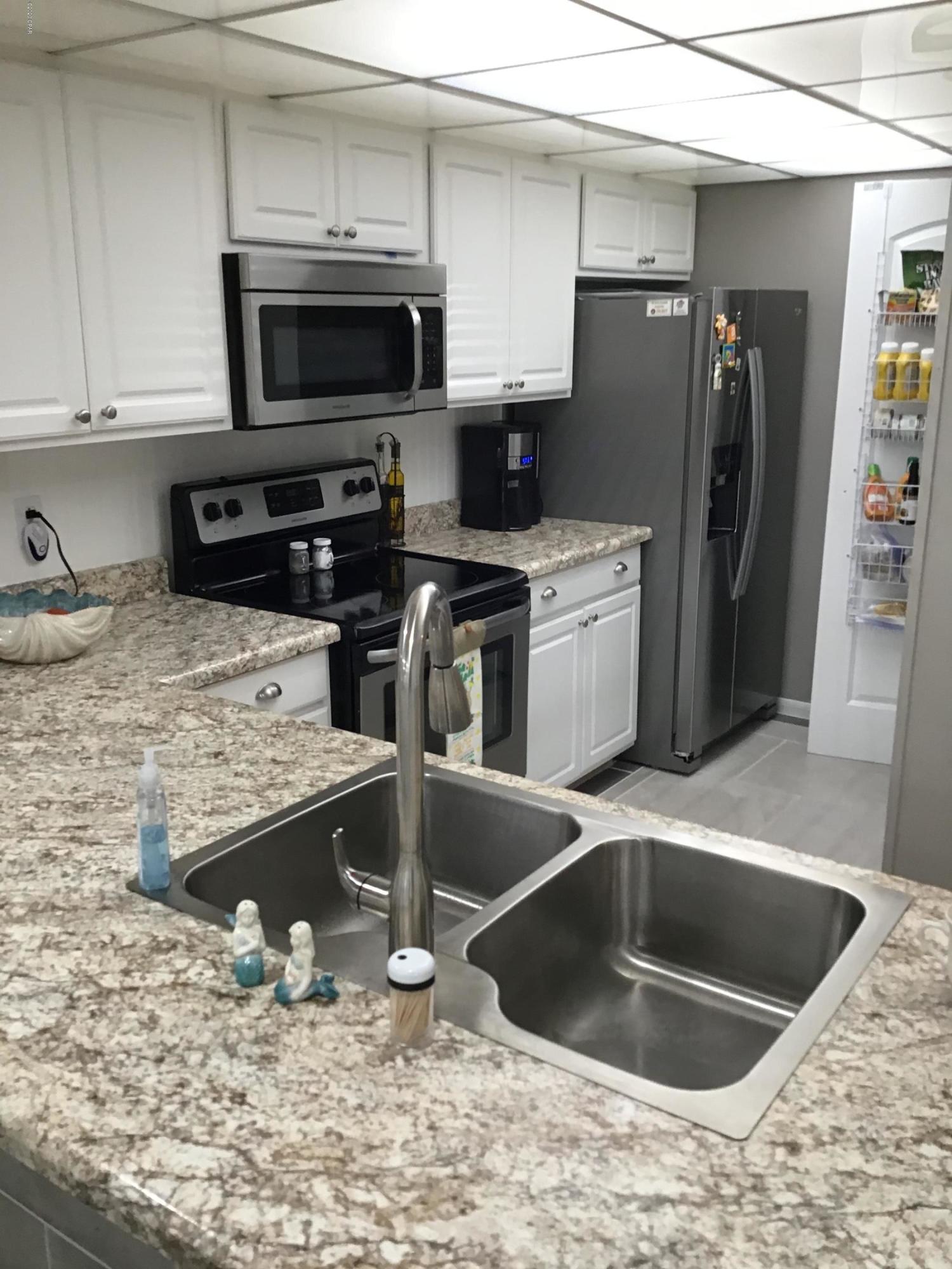 Edgewater Golf Villas V-A - Residential