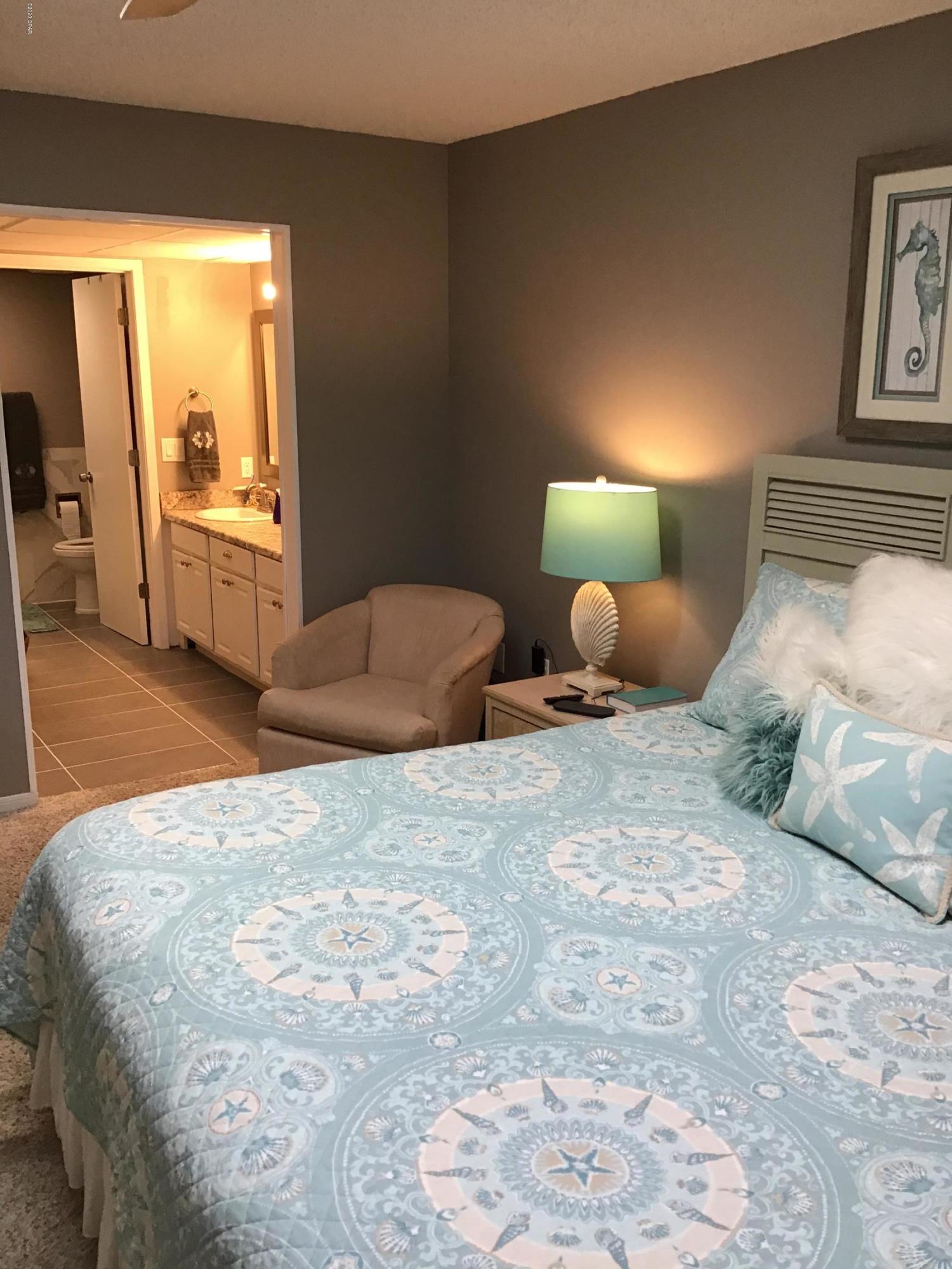 Edgewater Golf Villas V-A - Residential