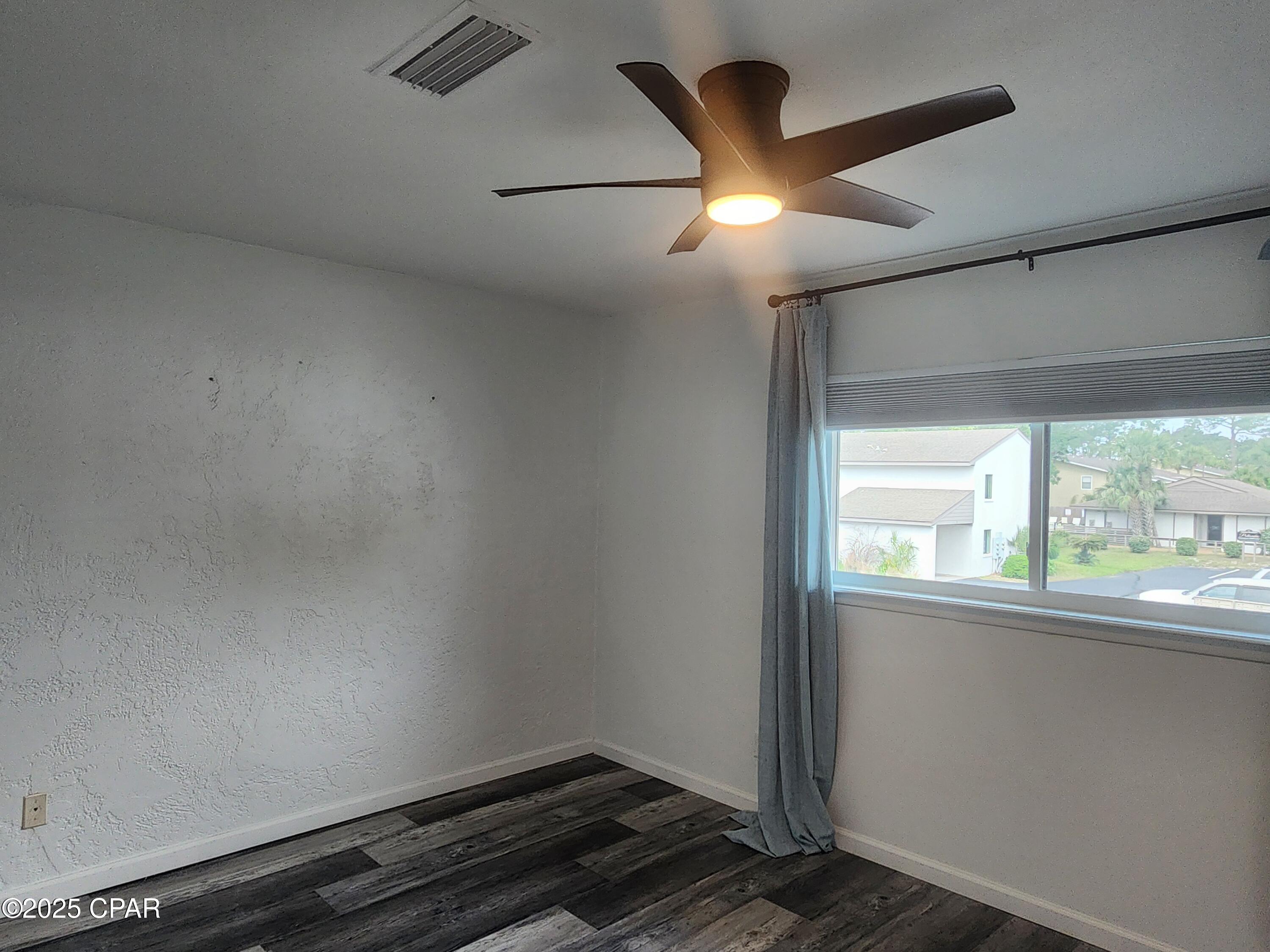 Palisades Condo Ph 1 - Residential Lease